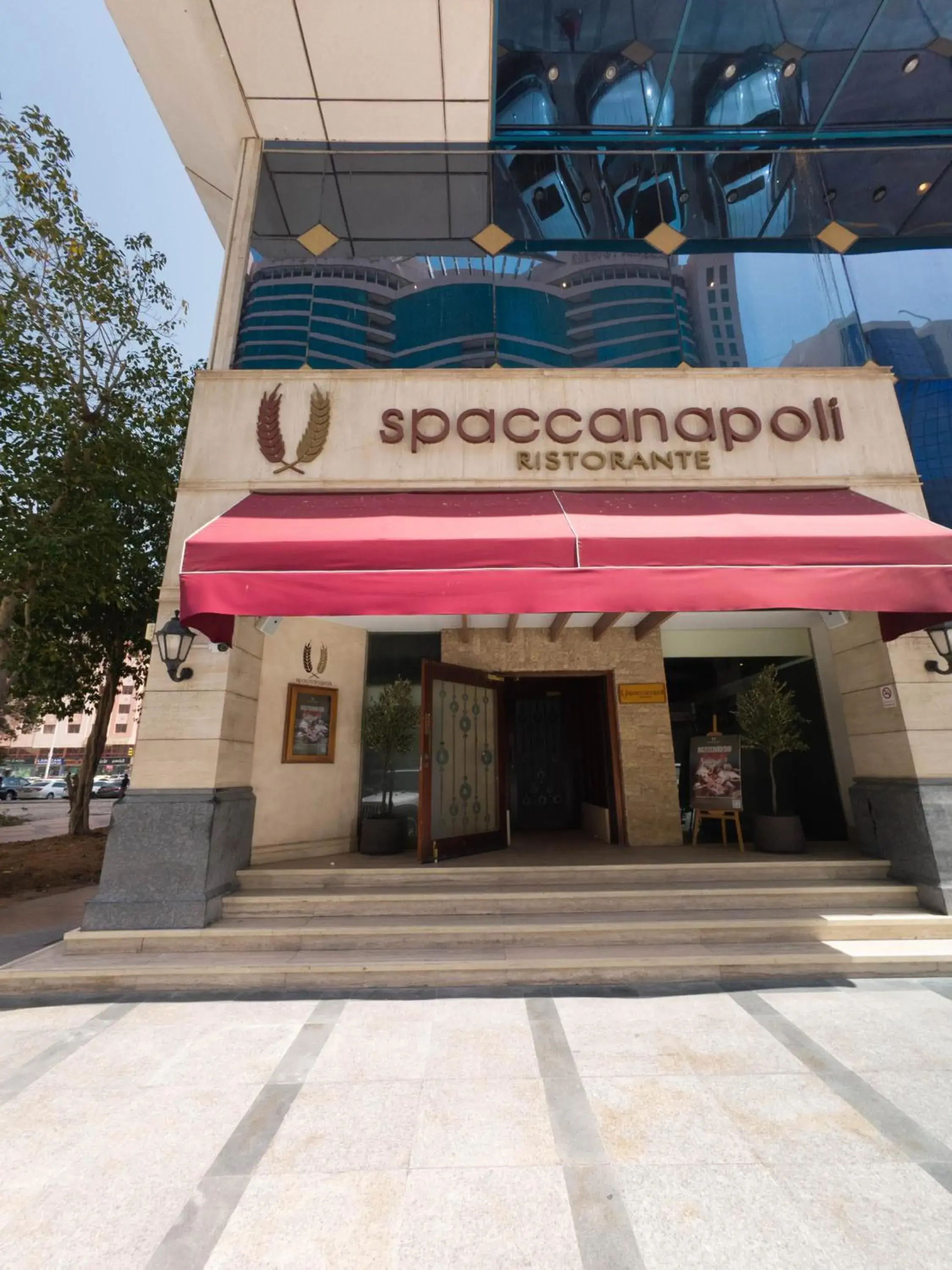 Restaurant/places to eat in Millennium Downtown Restaurant/places to eat in Millennium Downtown