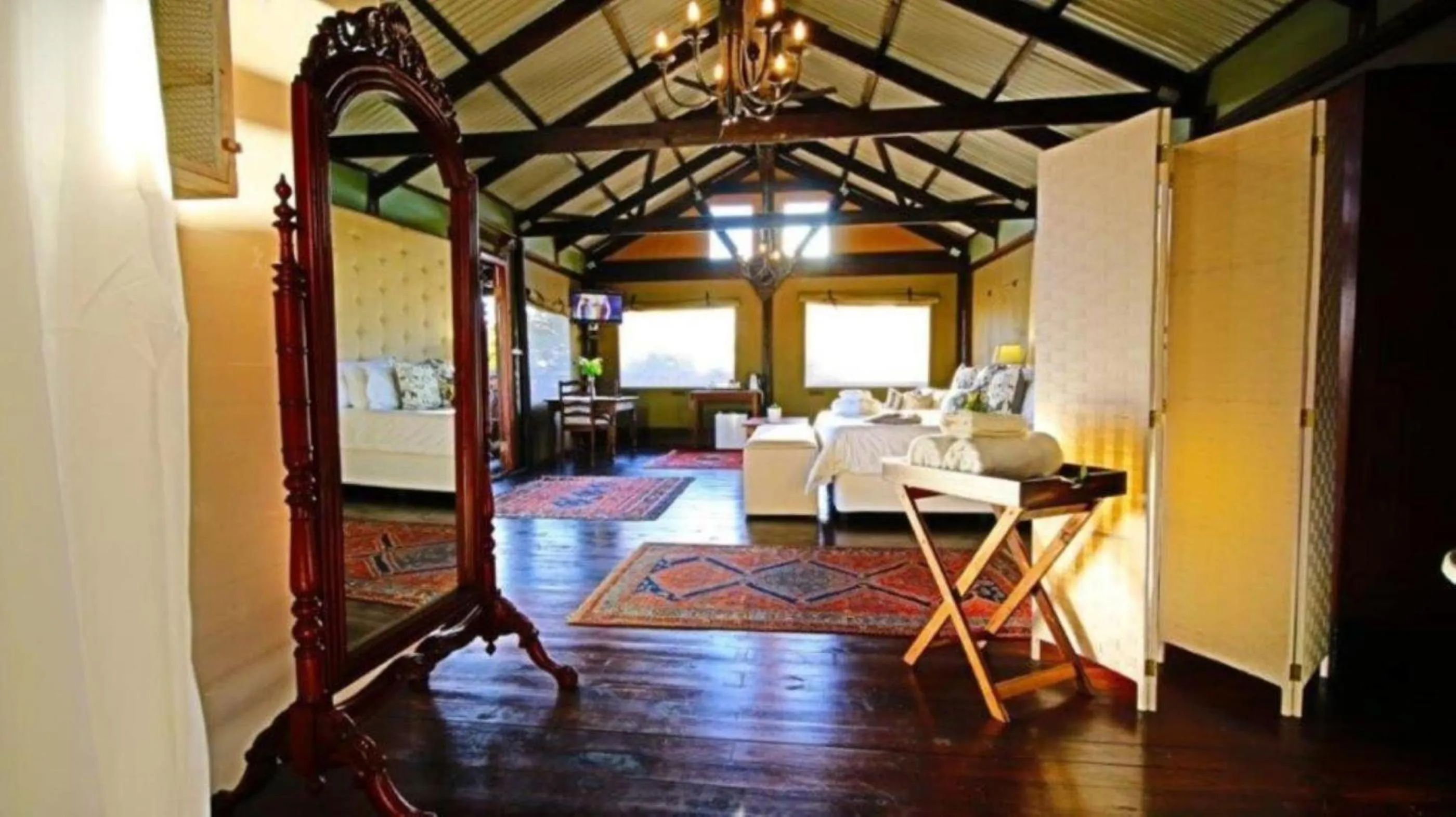 Photo of the whole room in Misty Mountain Reserve