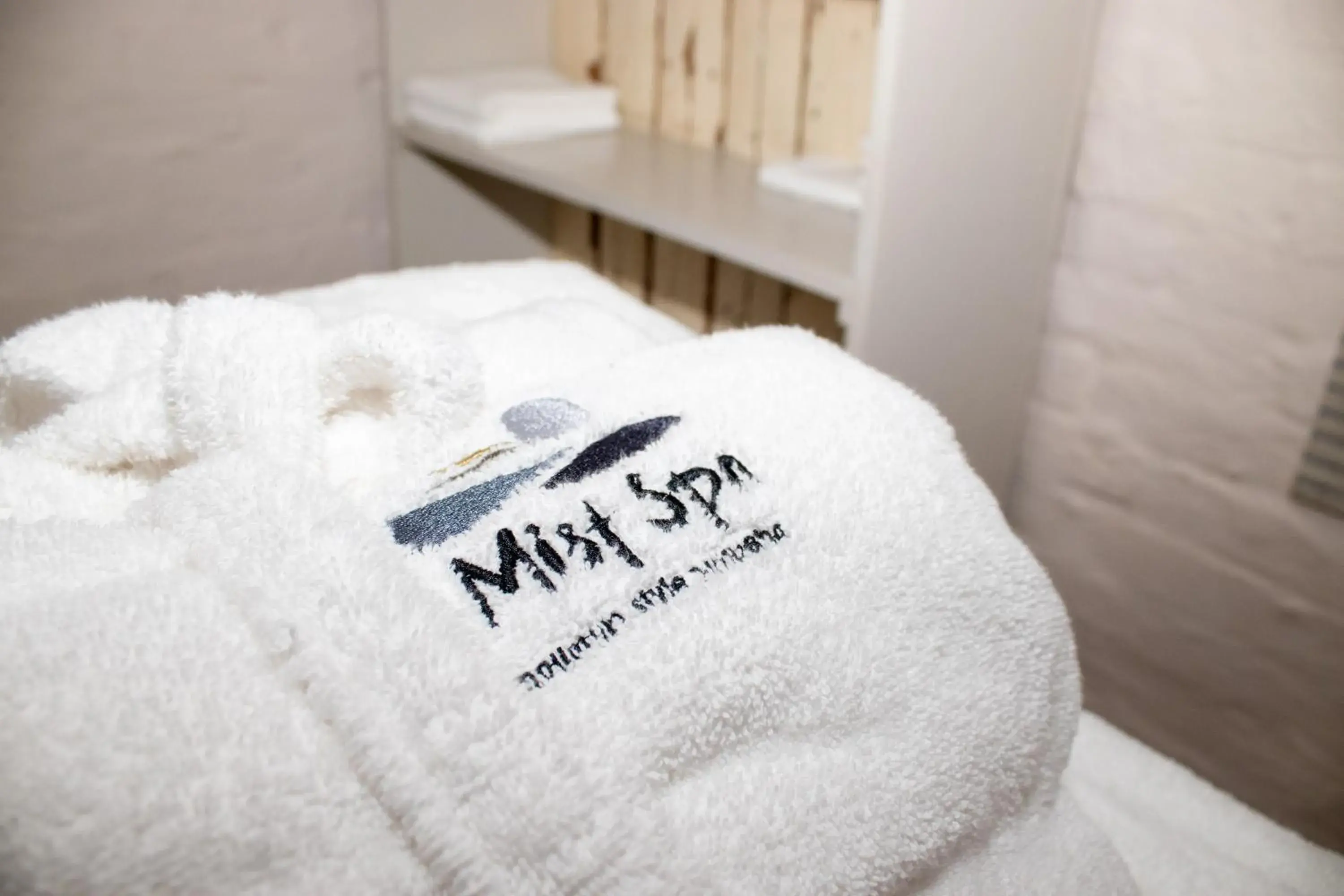 Massage, Bed in Misty Mountain Reserve Massage, Bed in Misty Mountain Reserve