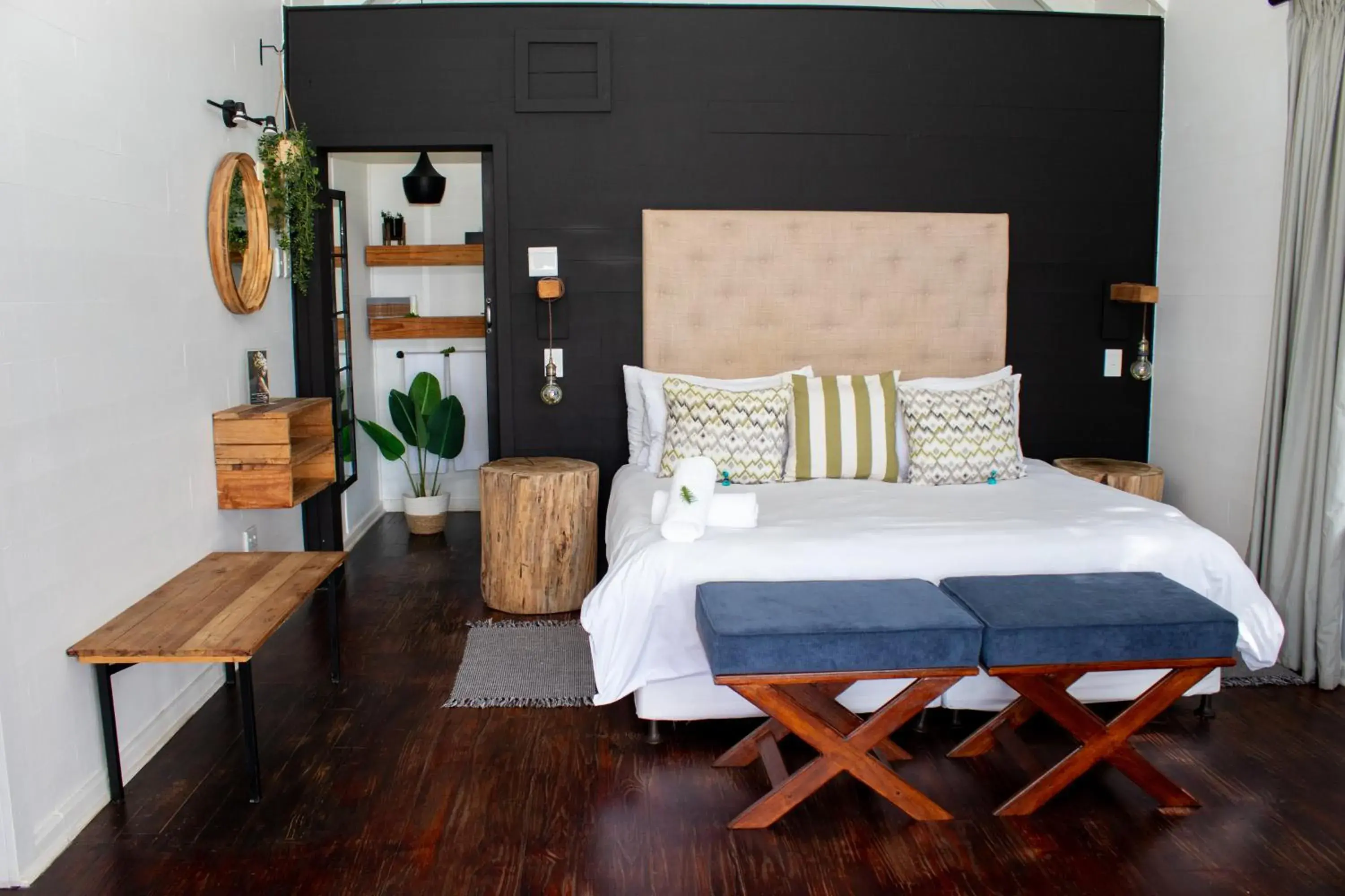 Double Room with Balcony and Sea View - single occupancy in Misty Mountain Reserve Double Room with Balcony and Sea View - single occupancy in Misty Mountain Reserve