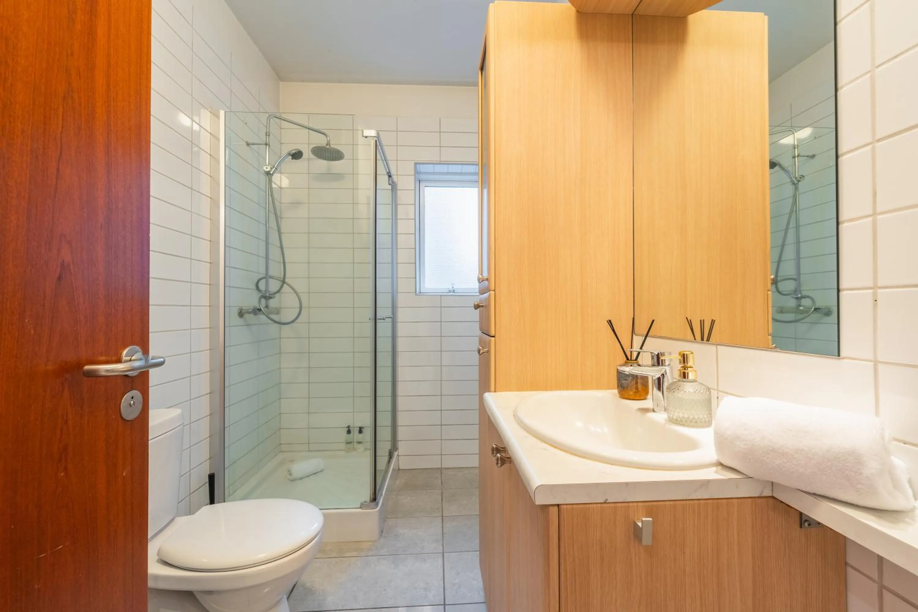 Shower in Day Dream Soleyjargata Rooms & Apartments