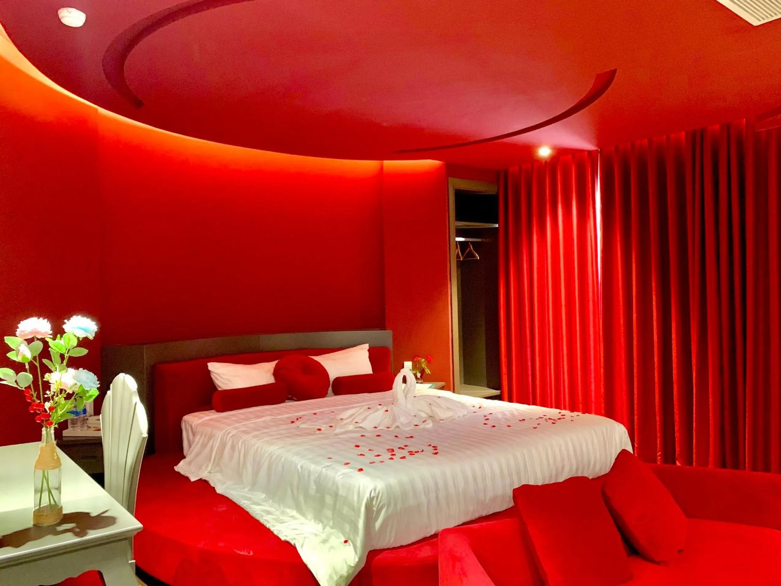 Bedroom, Bed in Sao Charm Sài Gòn Hotel