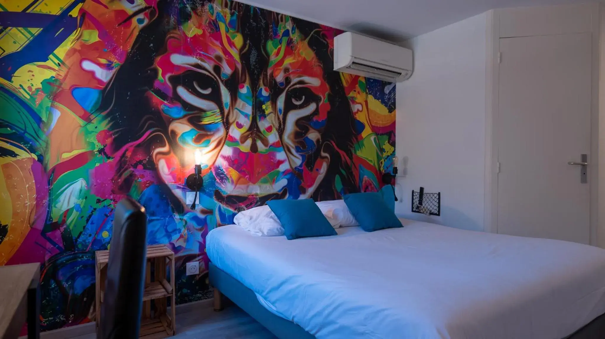 Property building, Bed in Urban Style Arl HOTEL Property building, Bed in Urban Style Arl HOTEL