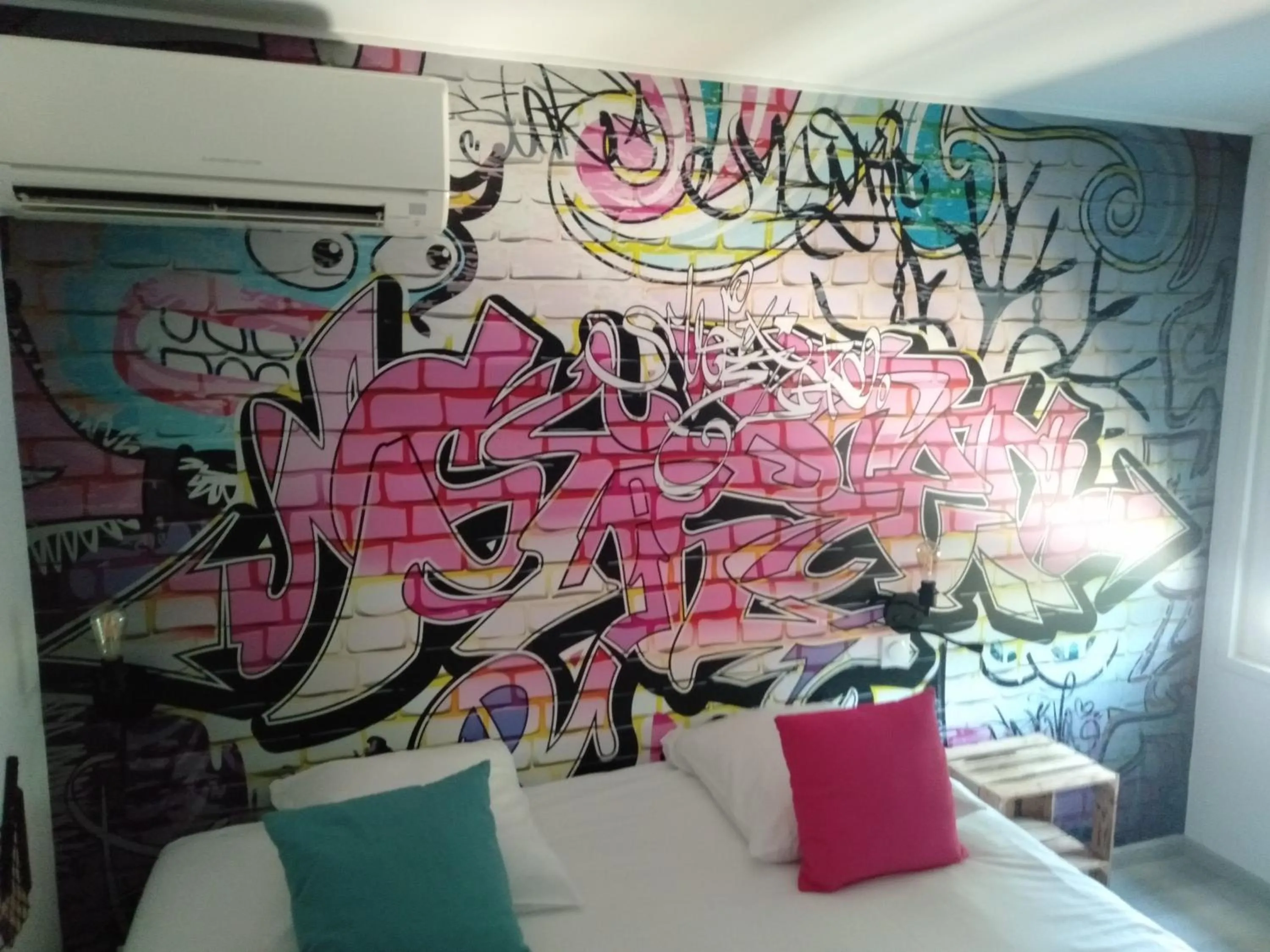 Photo of the whole room, Bed in Urban Style Arl HOTEL