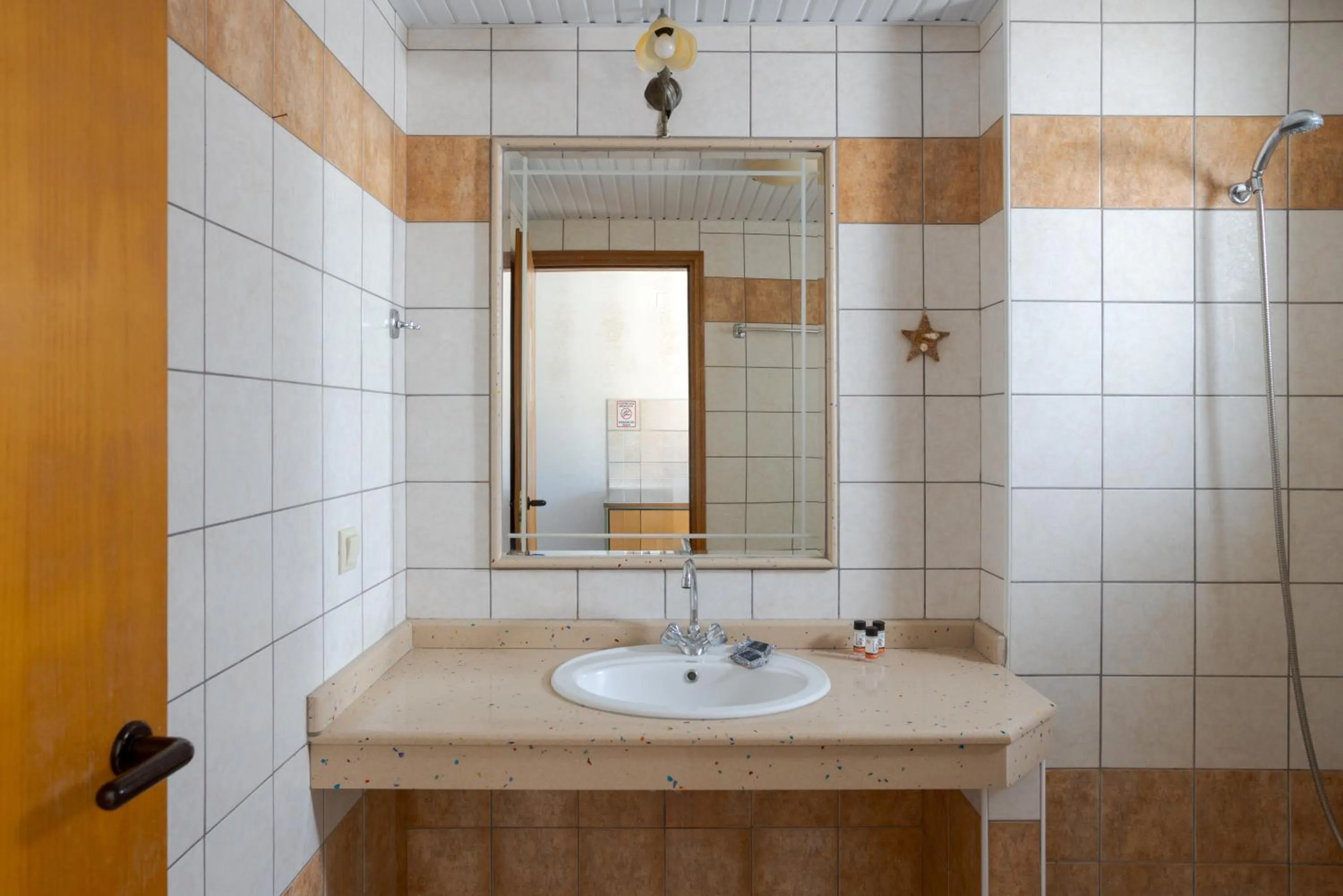 Bathroom in Sunny Hill by Estia ex Mary Sofi