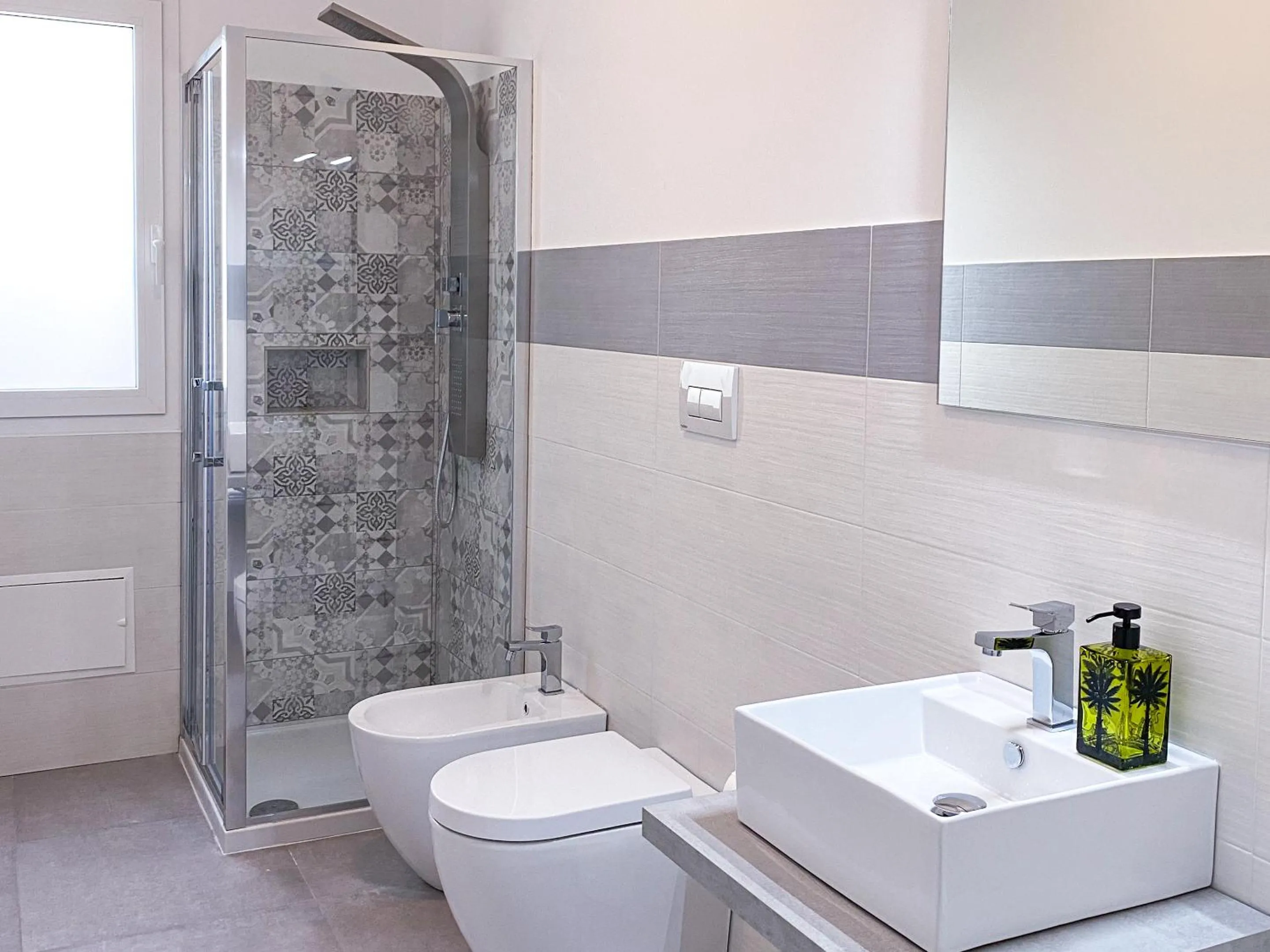 Shower in Dimora Calauriia - Adults Only