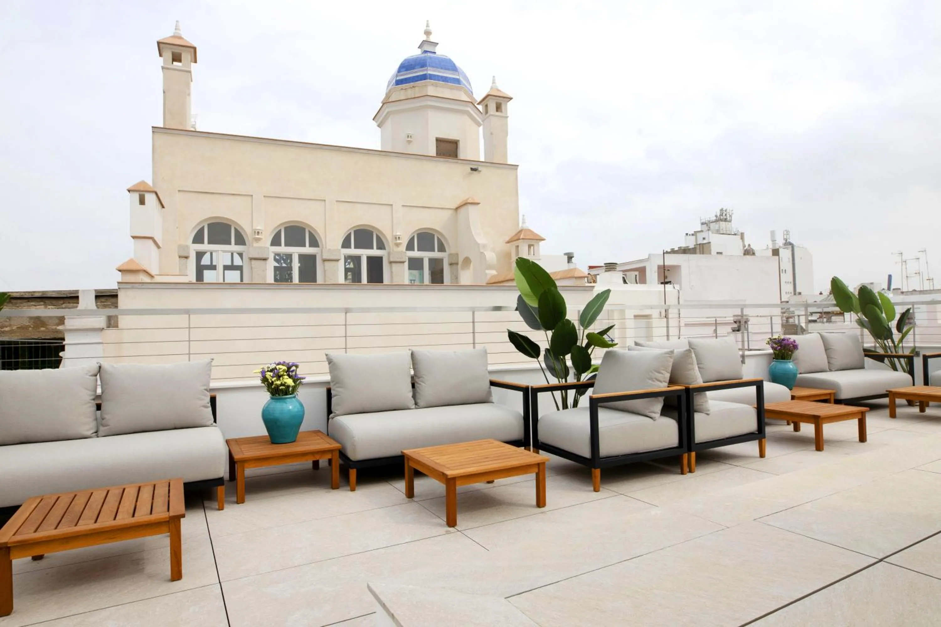 Solarium in Goodnight Cádiz Apartments