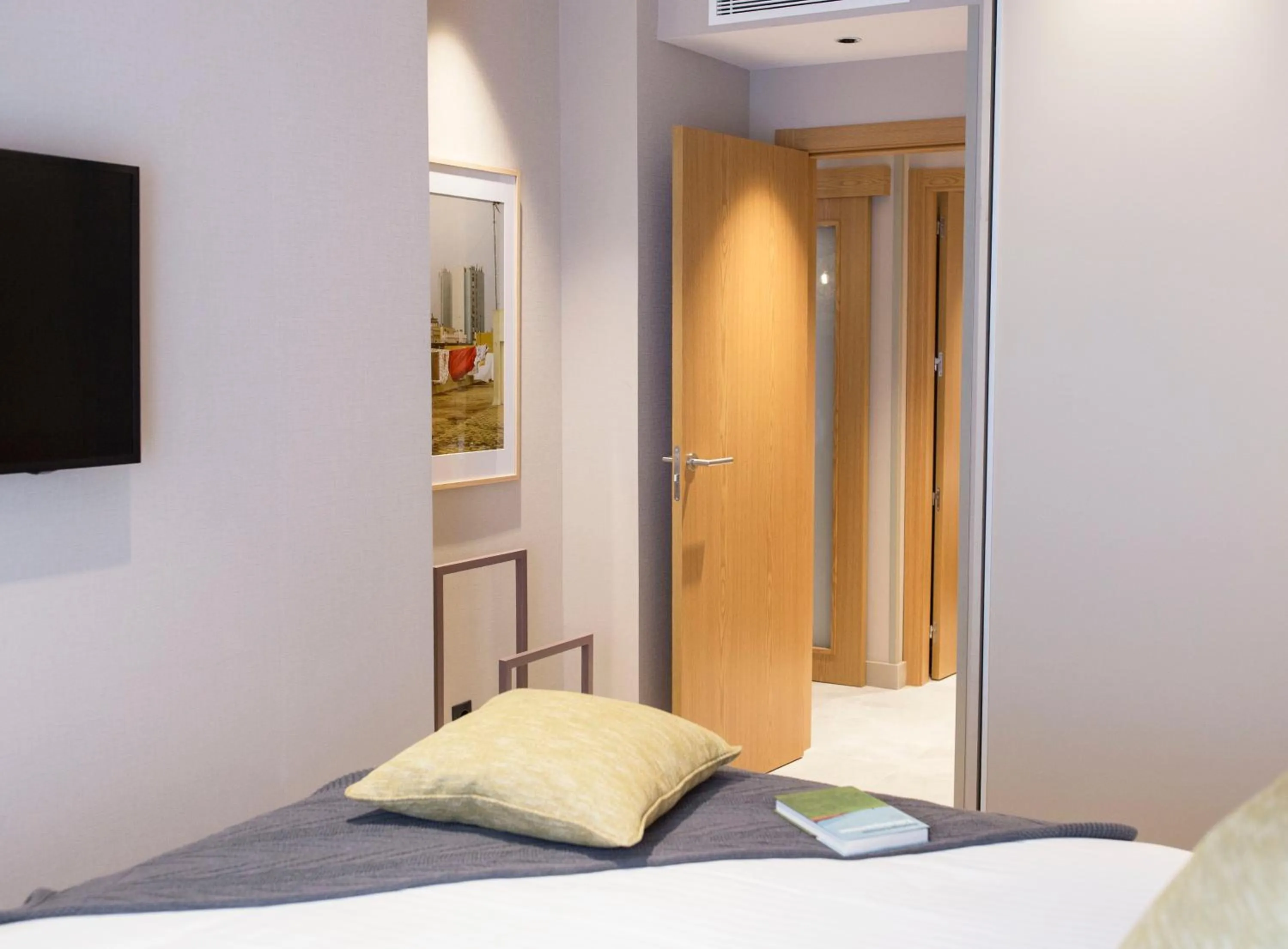 Bedroom, Bed in Goodnight Cádiz Apartments