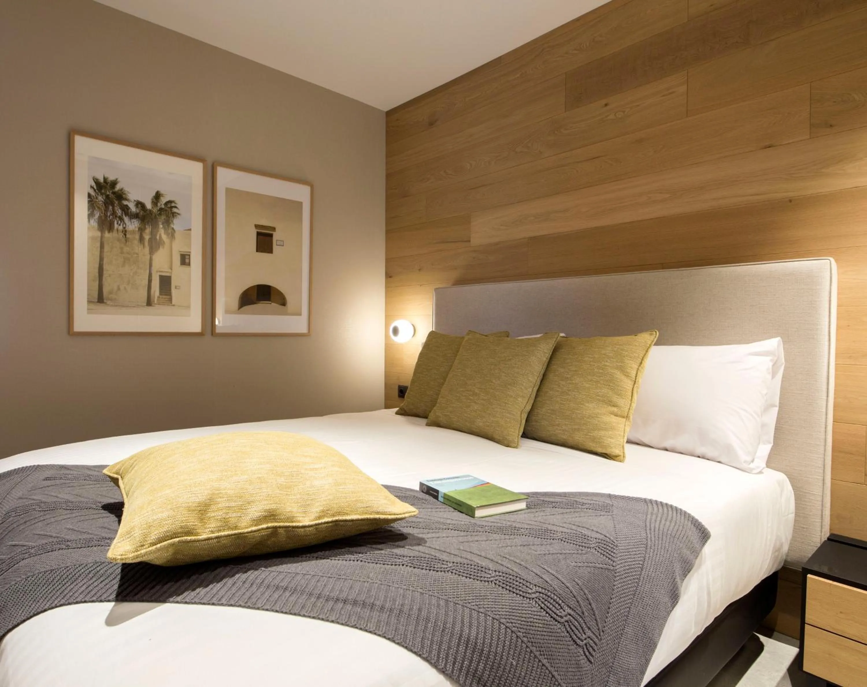 Decorative detail, Bed in Goodnight Cádiz Apartments