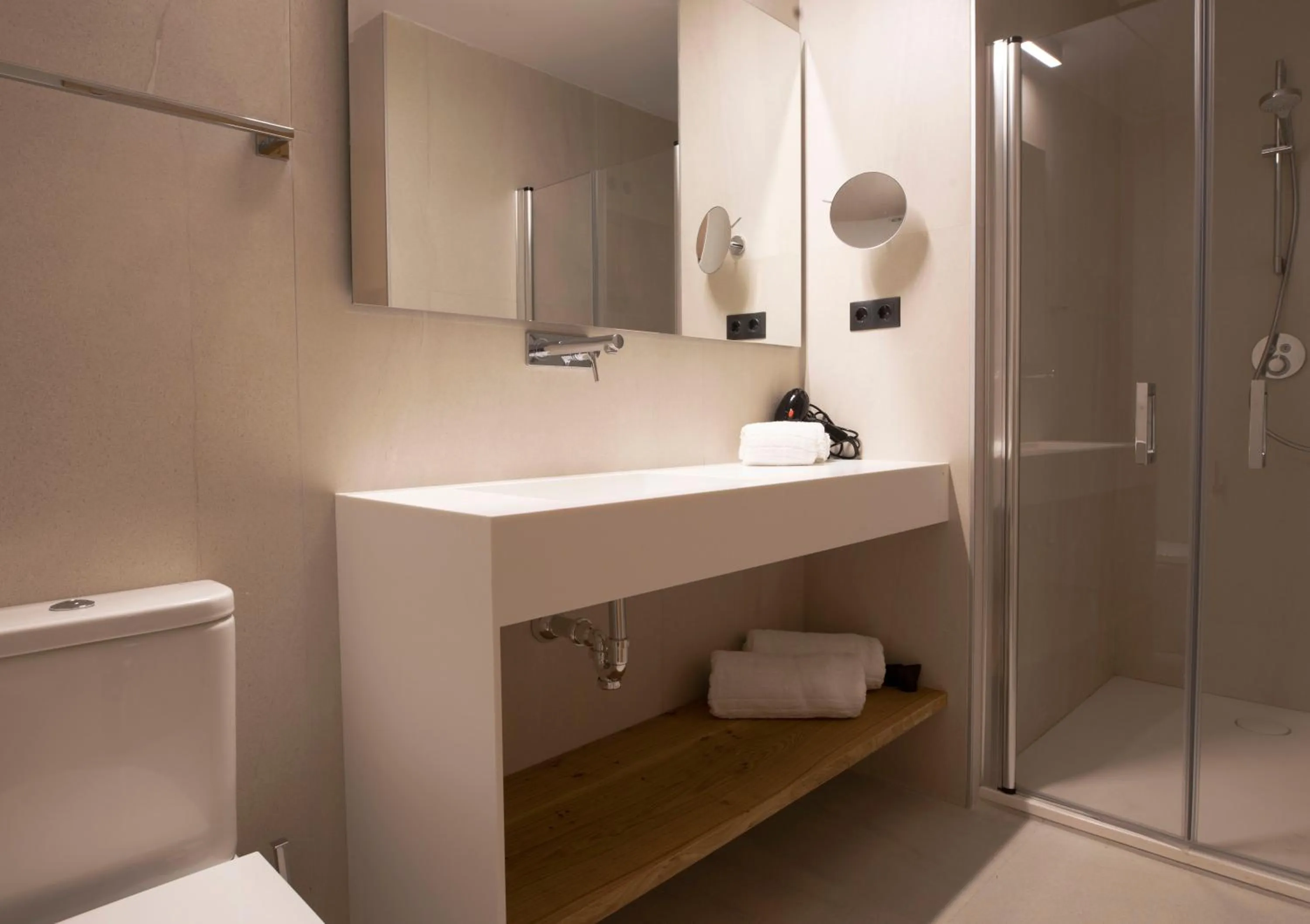 Shower in Goodnight Cádiz Apartments