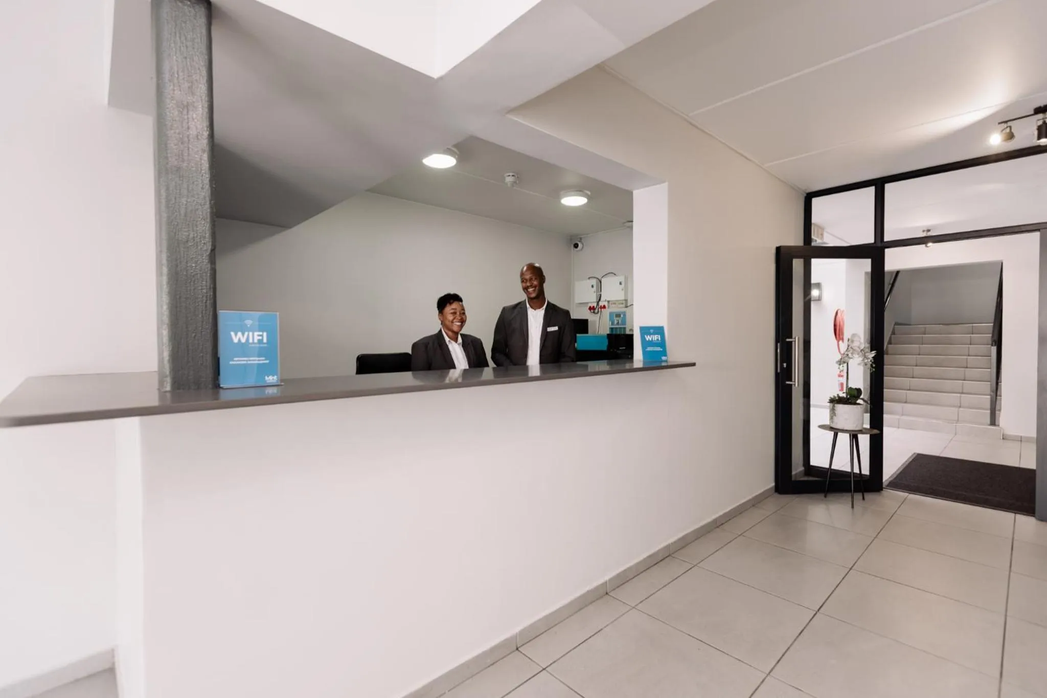 Lobby or reception in MINT Express Melrose View