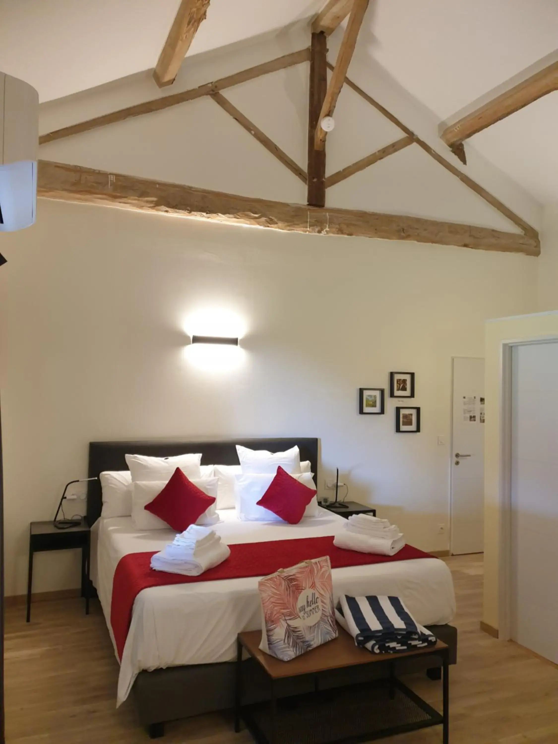 Superior King Room - single occupancy in Chambres et Table d'hôtes "La Pastorale Gourmande" FR - NE - EN - DE - IT Superior King Room - single occupancy in Chambres et Table d'hôtes "La Pastorale Gourmande" FR - NE - EN - DE - IT