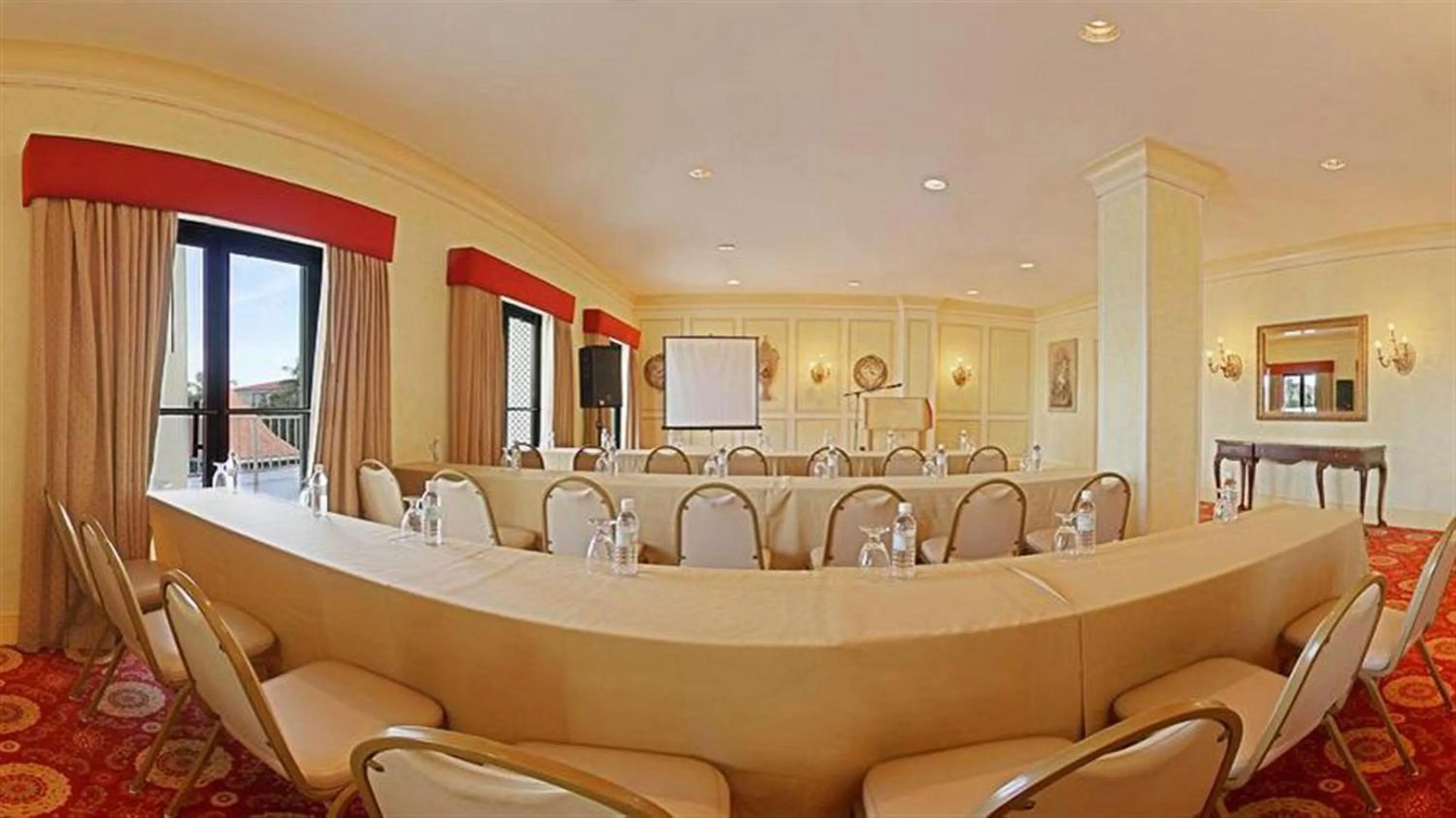 Business facilities in Breezes Resort & Spa All Inclusive, Bahamas