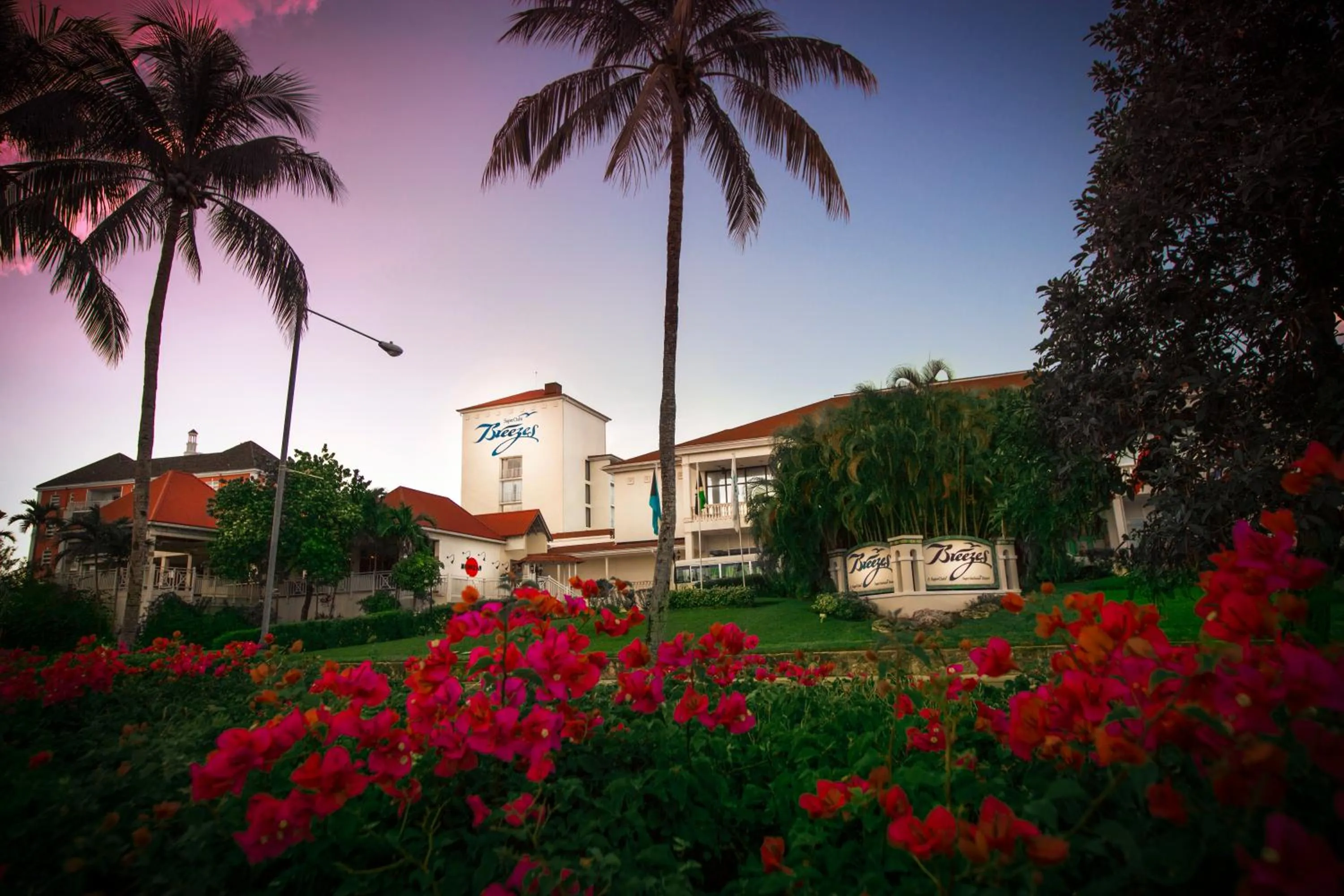 Facade/entrance in Breezes Resort & Spa All Inclusive, Bahamas