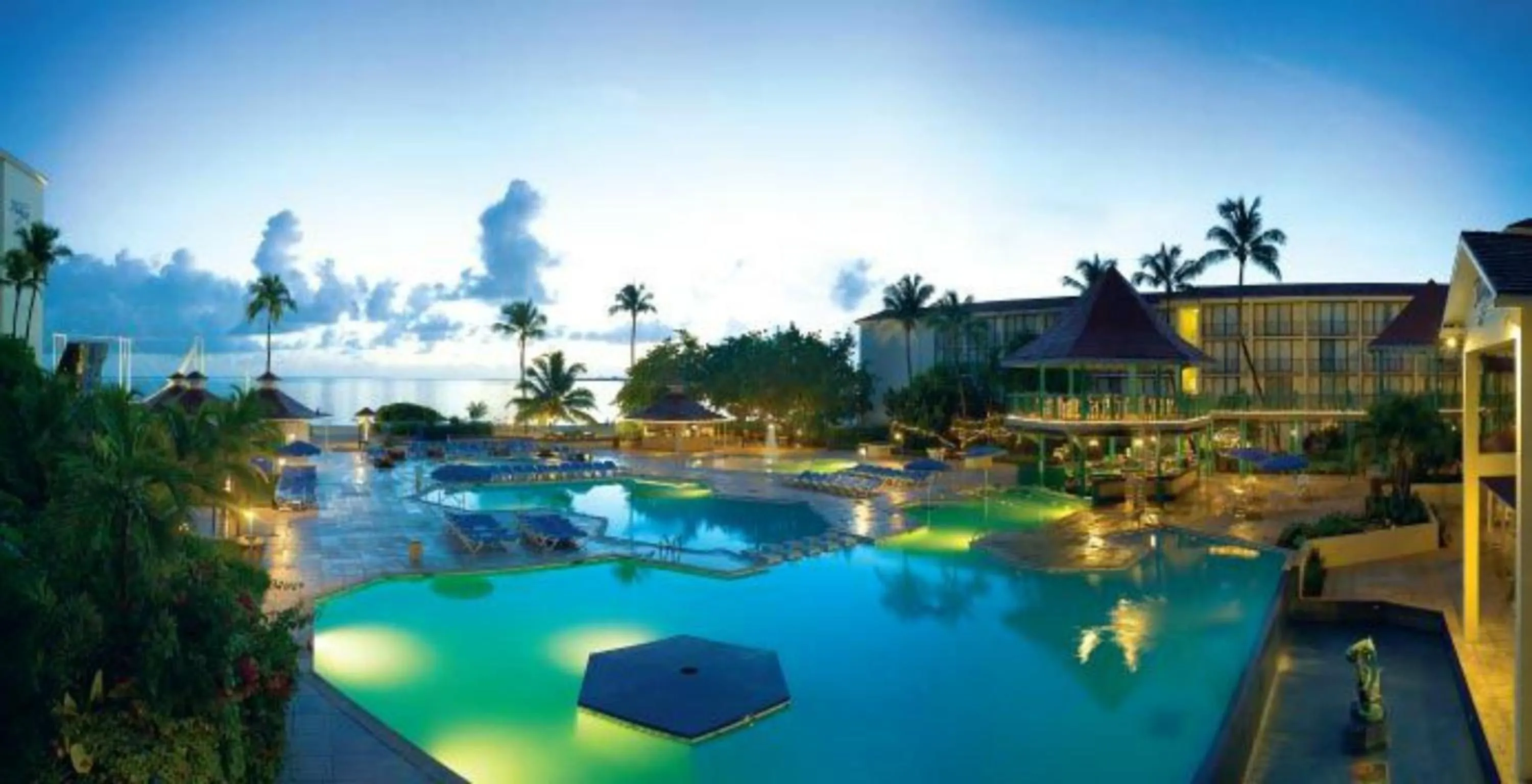 Swimming pool in Breezes Resort & Spa All Inclusive, Bahamas