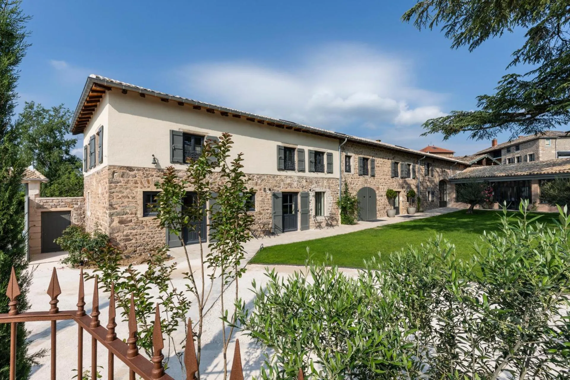 Garden in Hôtel Villa Alexandre