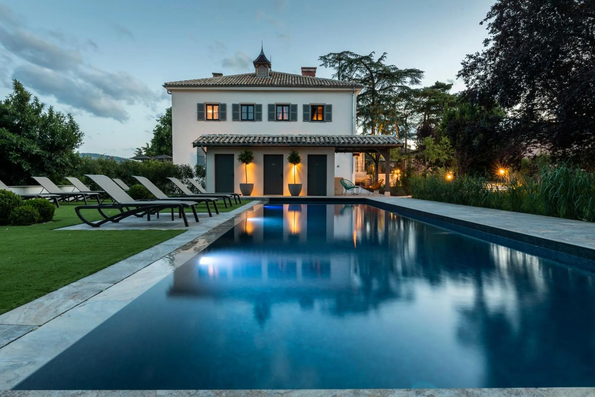 Swimming pool in Hôtel Villa Alexandre