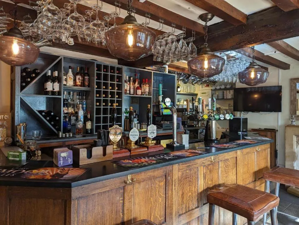 Lounge or bar in The Rising Sun Inn