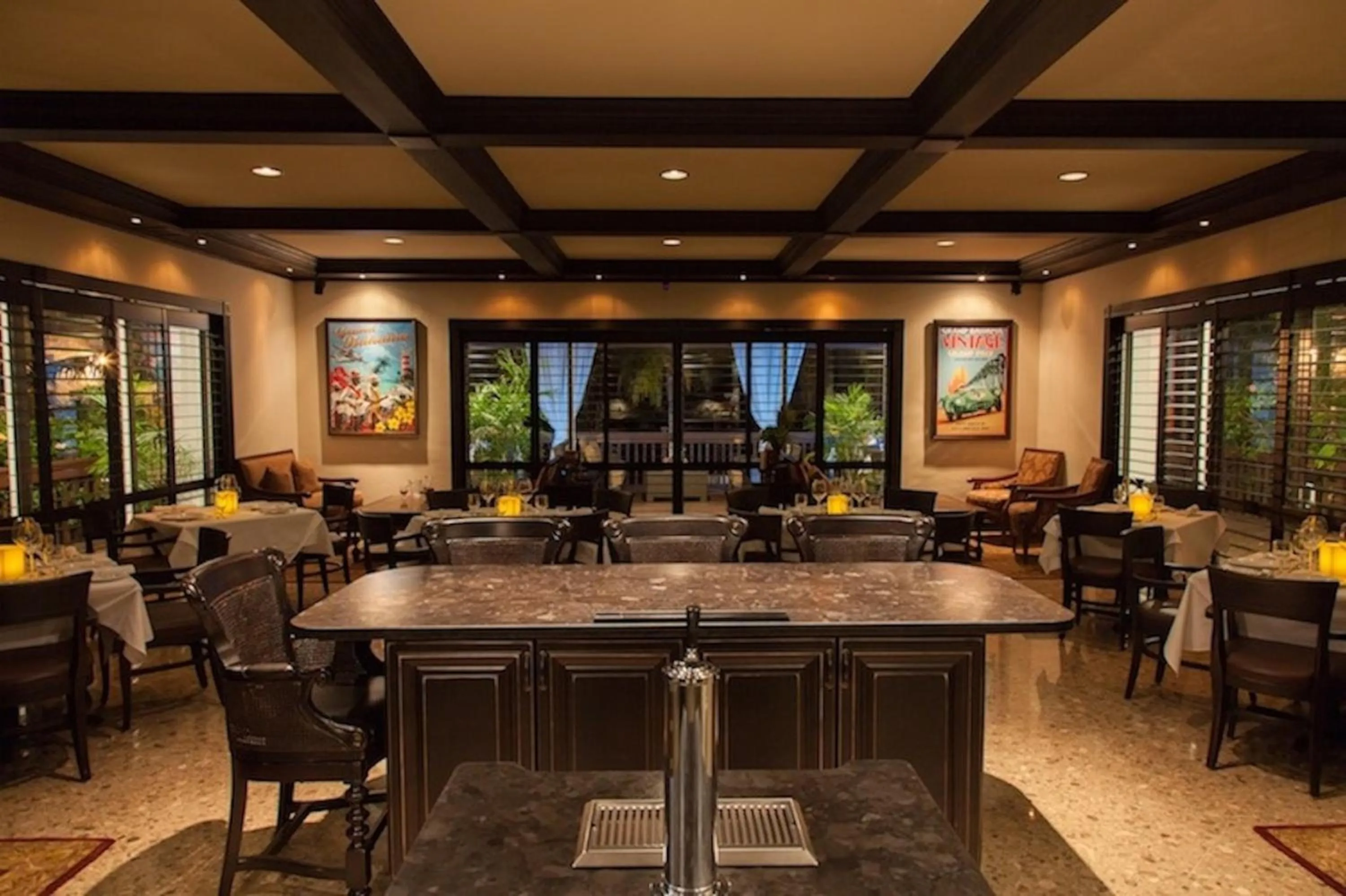 Restaurant/places to eat in Dolphin Cove