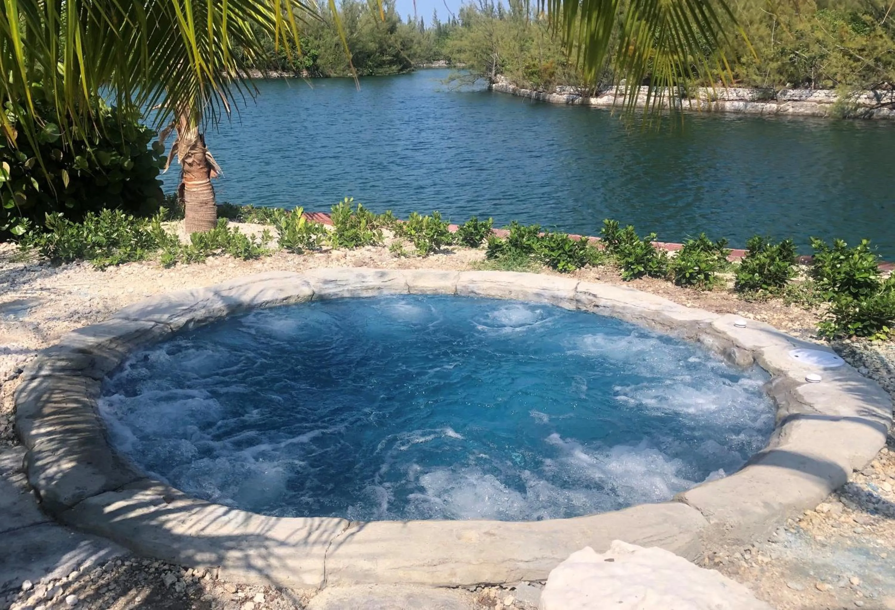 Hot Tub in Dolphin Cove