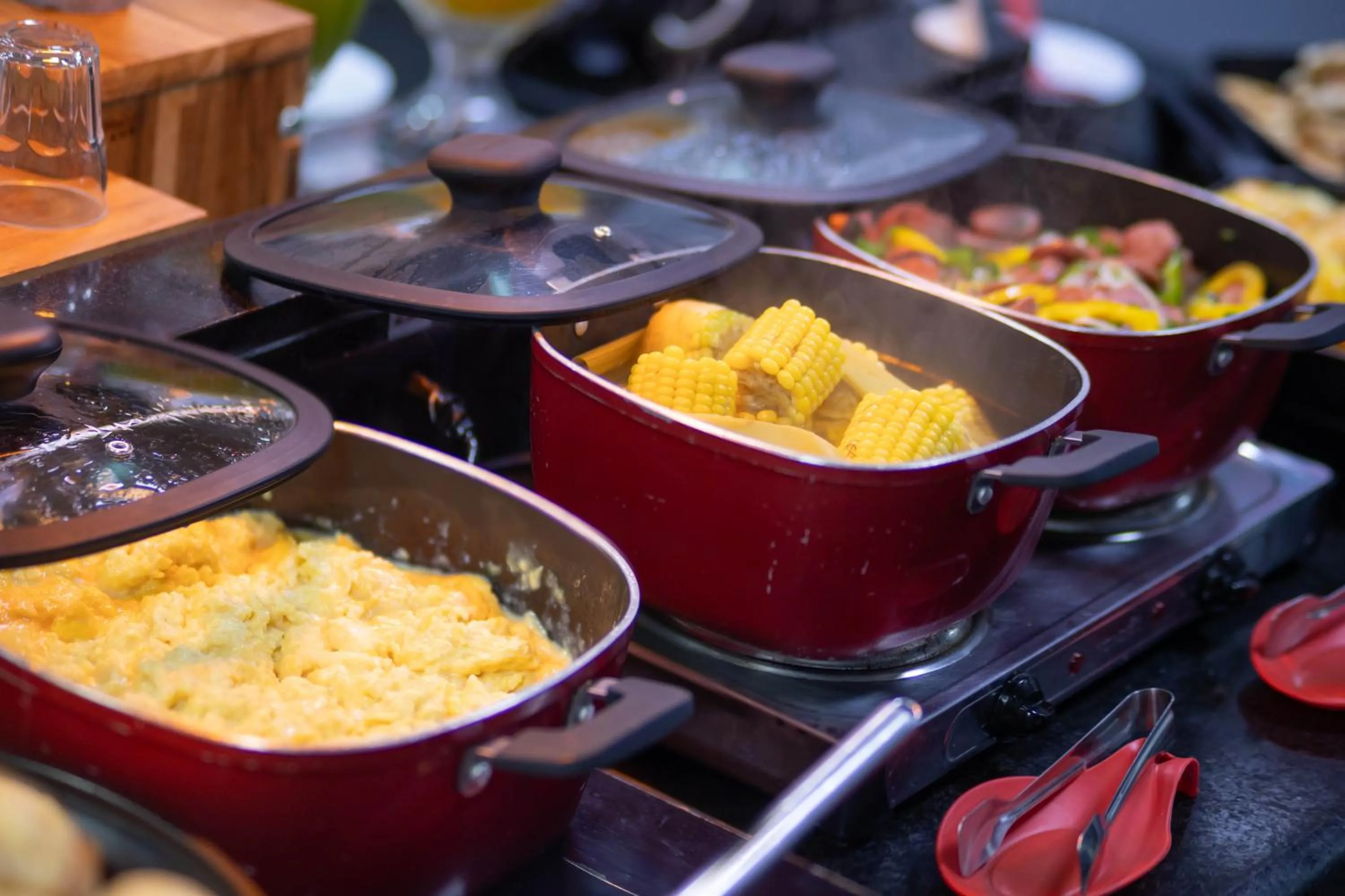 Buffet breakfast in ibis Contagem Ceasa