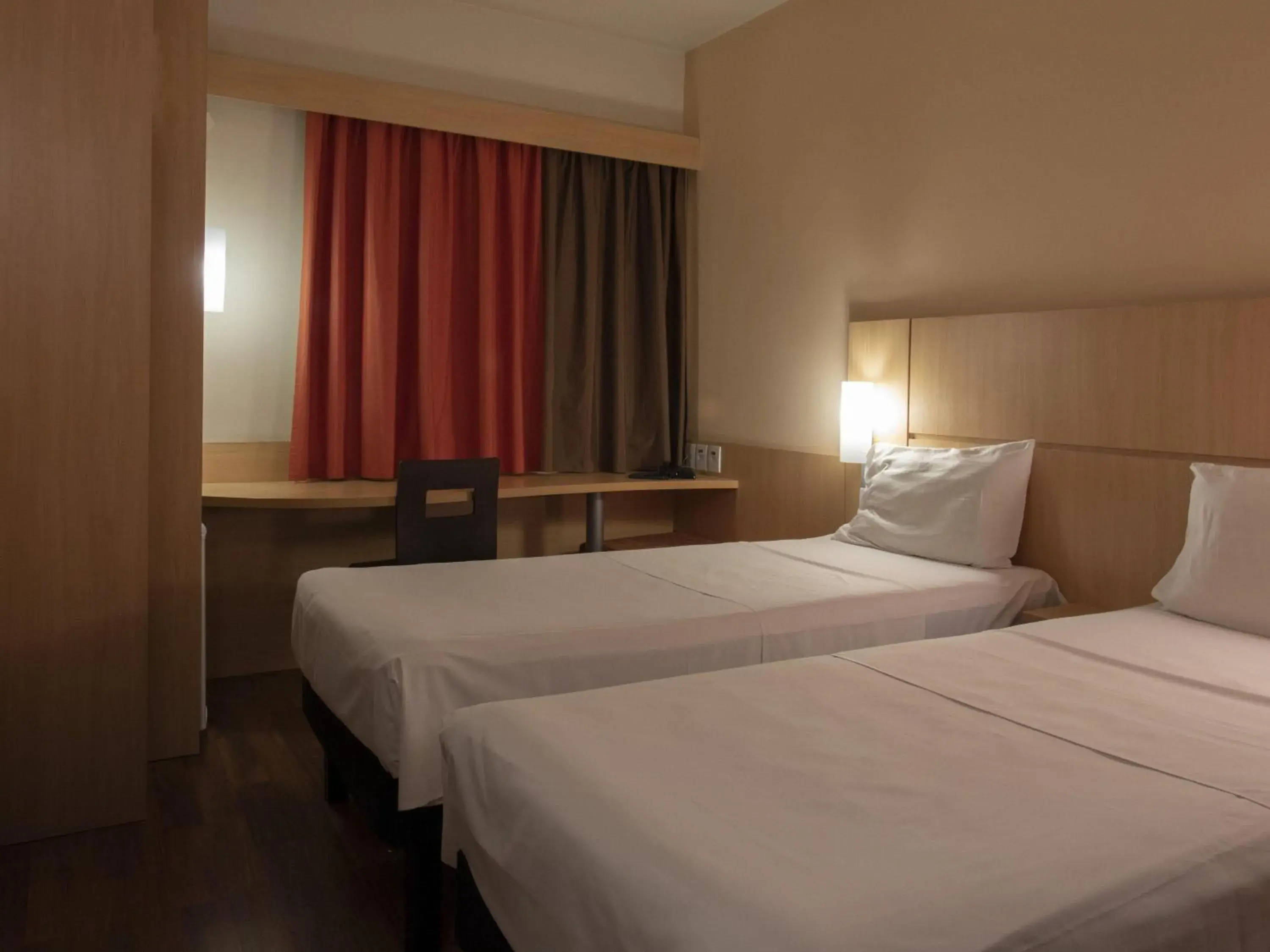 Bedroom, Bed in ibis Contagem Ceasa Bedroom, Bed in ibis Contagem Ceasa