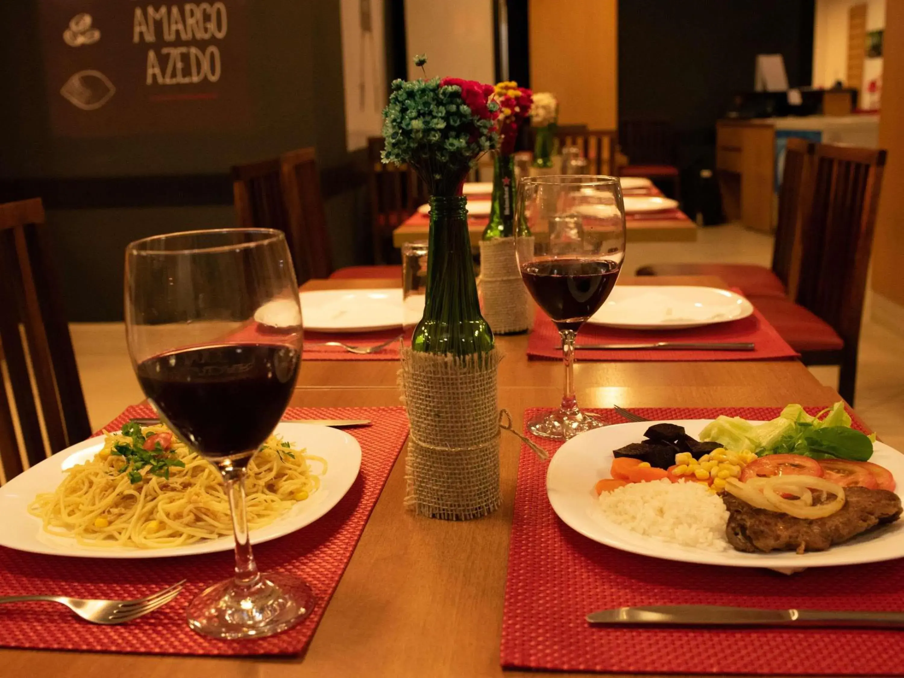 Restaurant/places to eat in ibis Contagem Ceasa Restaurant/places to eat in ibis Contagem Ceasa