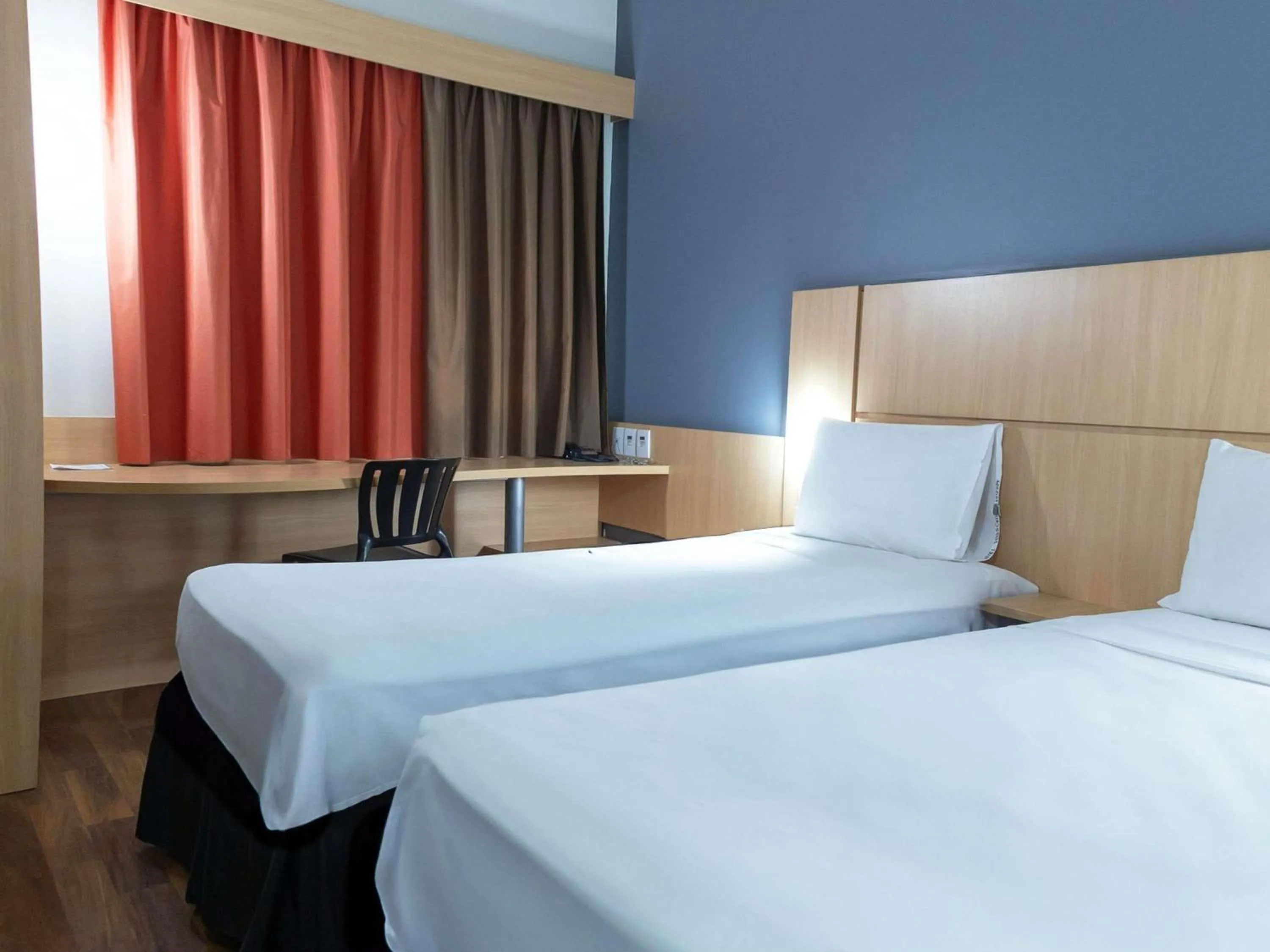 Bedroom, Bed in ibis Contagem Ceasa