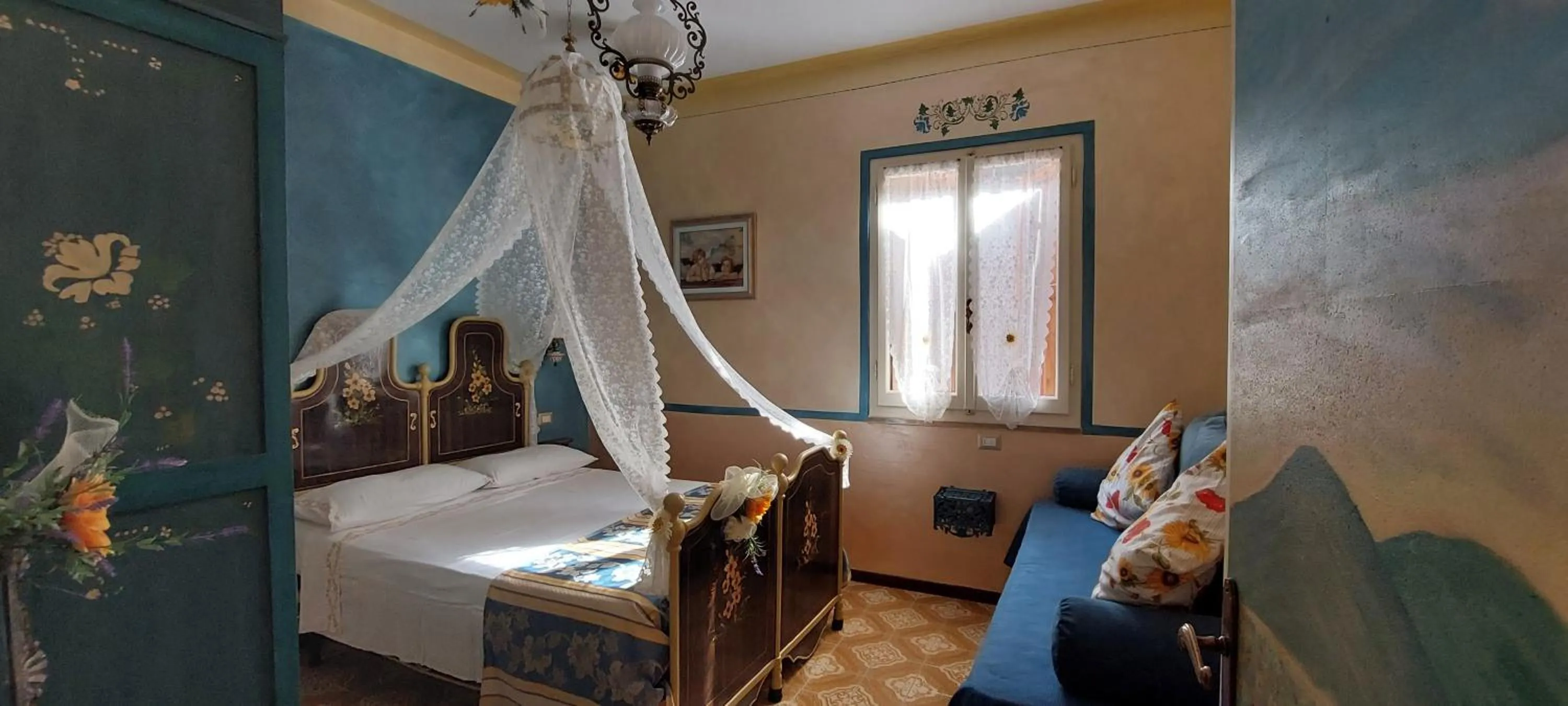 Photo of the whole room in Bellavista Versilia