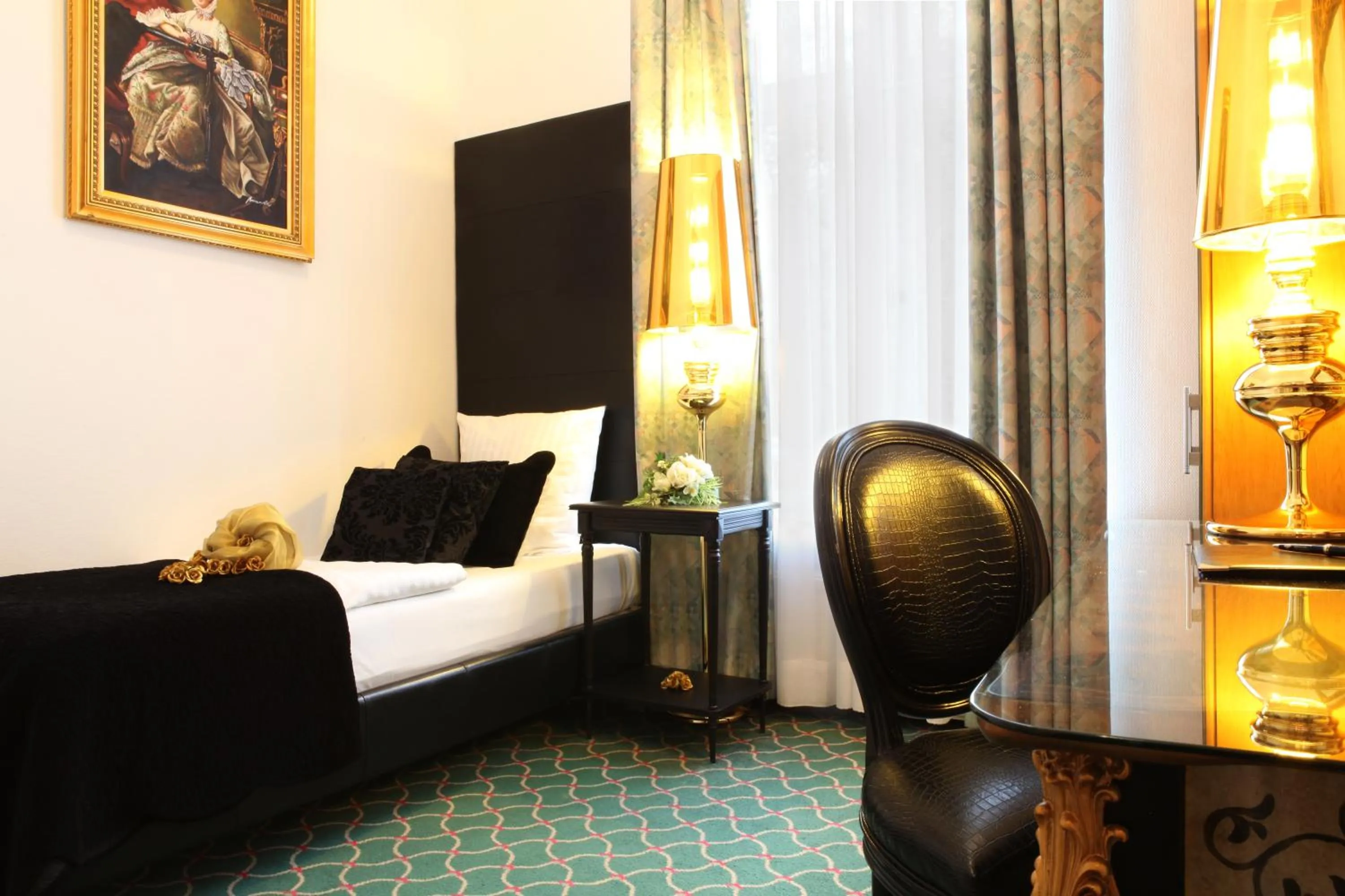 Day, Bed in Boulevard Hotel Hamburg