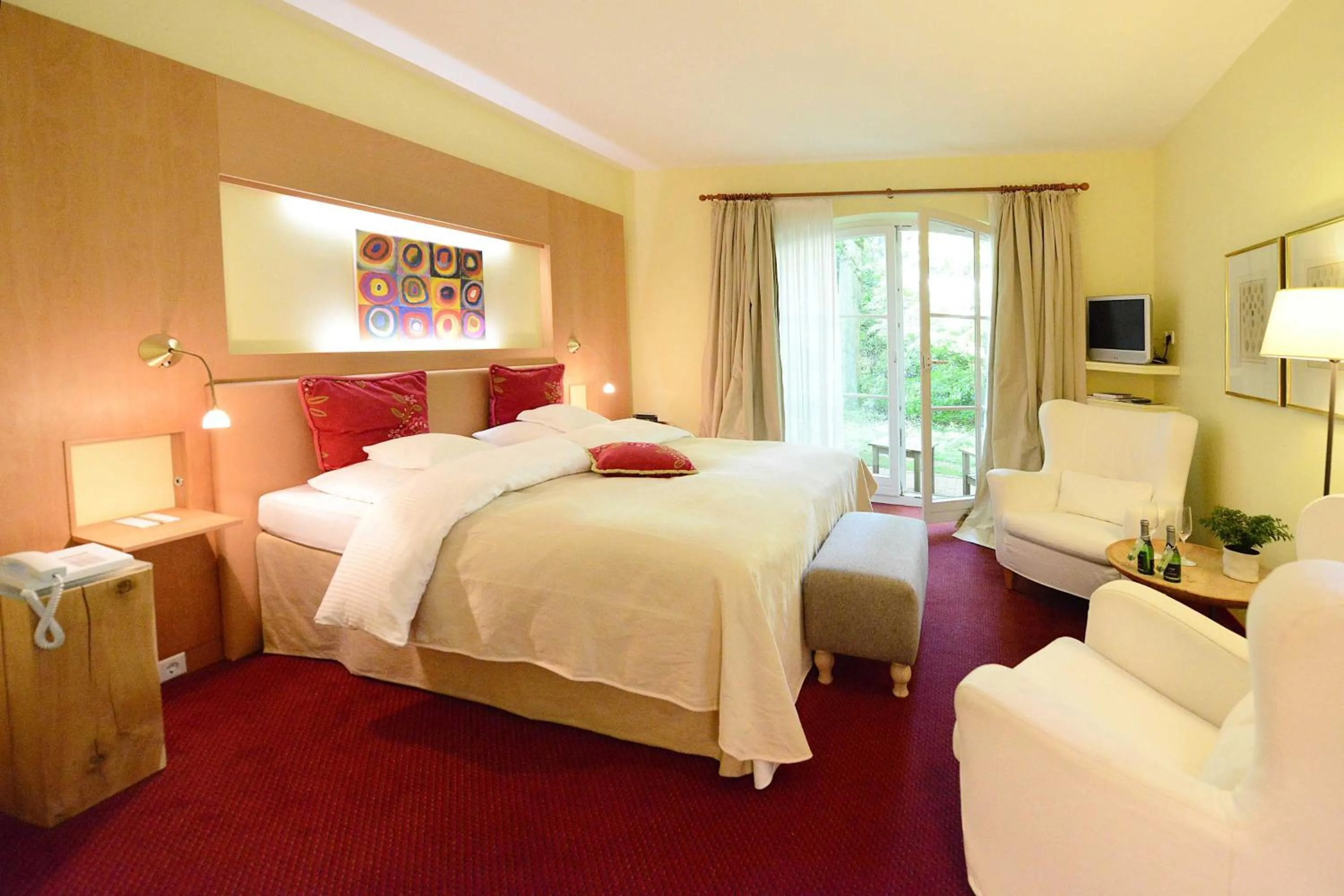 Photo of the whole room, Bed in Romantik Hotel Jagdhaus Waldfrieden