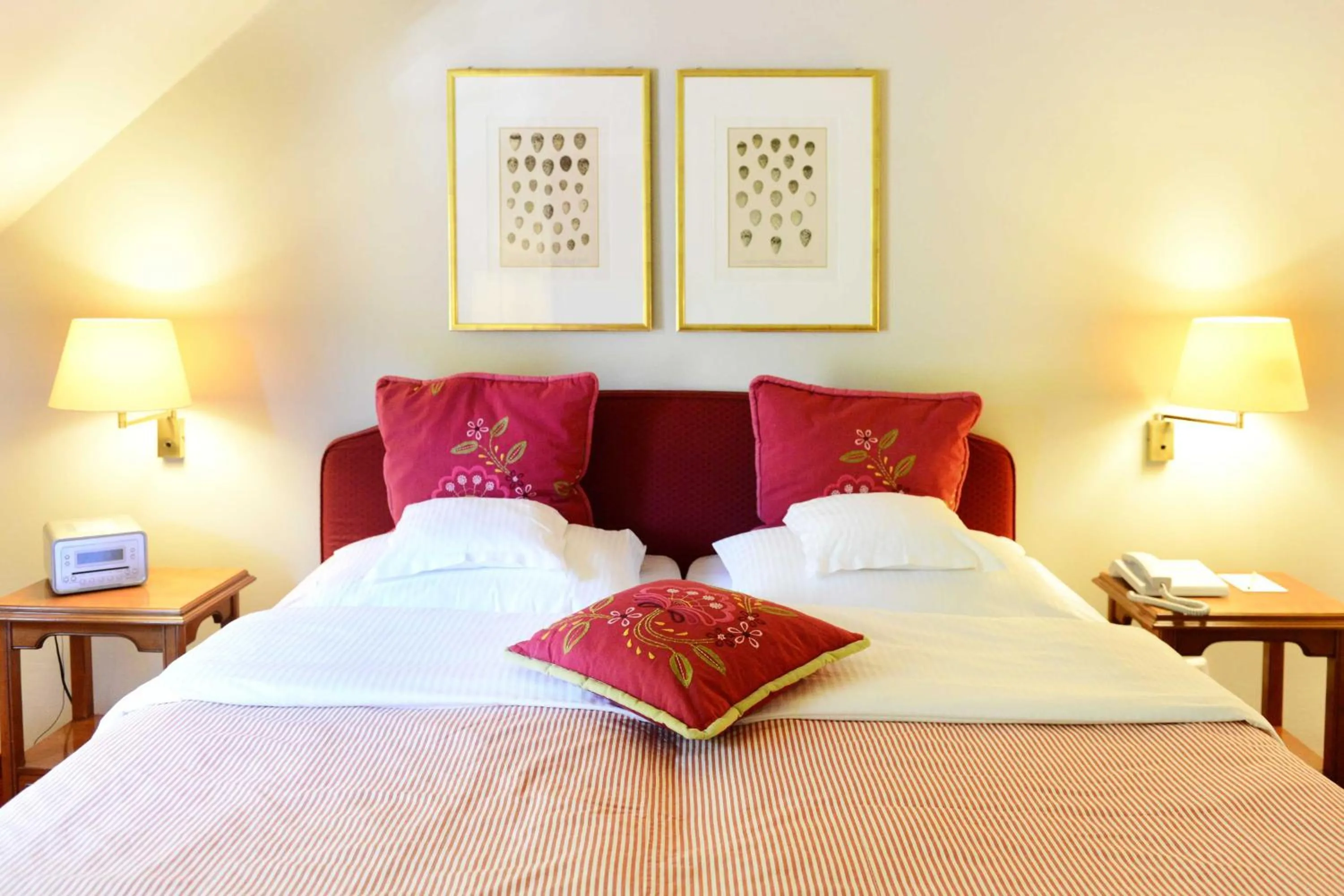 Bed in Romantik Hotel Jagdhaus Waldfrieden