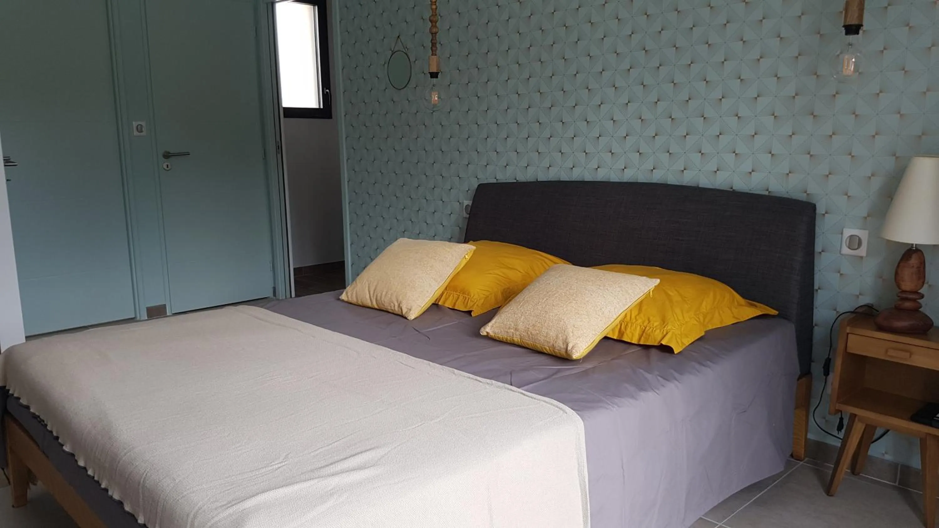 Bedroom, Bed in L’Abrico’thym