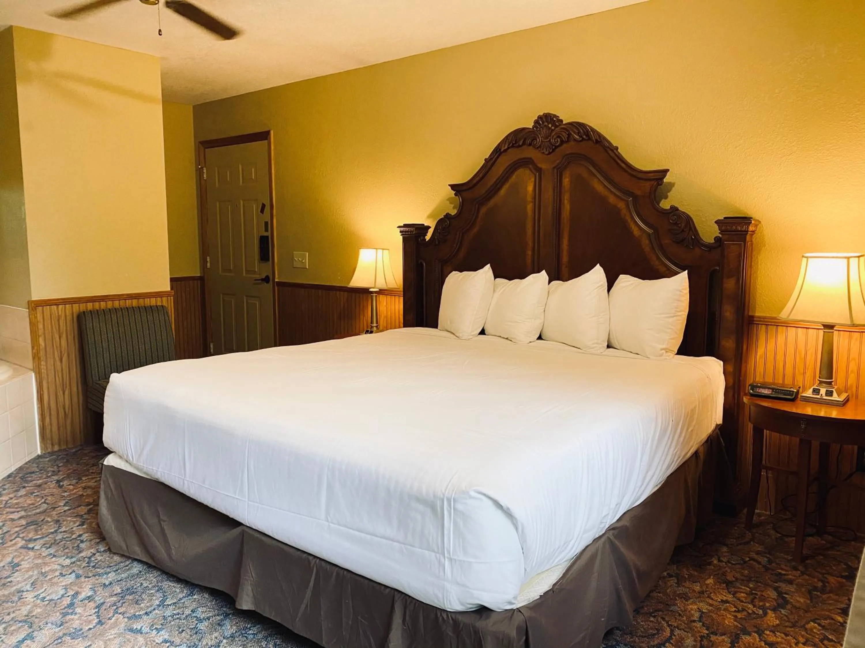 Bedroom, Bed in Sylvan Valley Lodge and Cellars