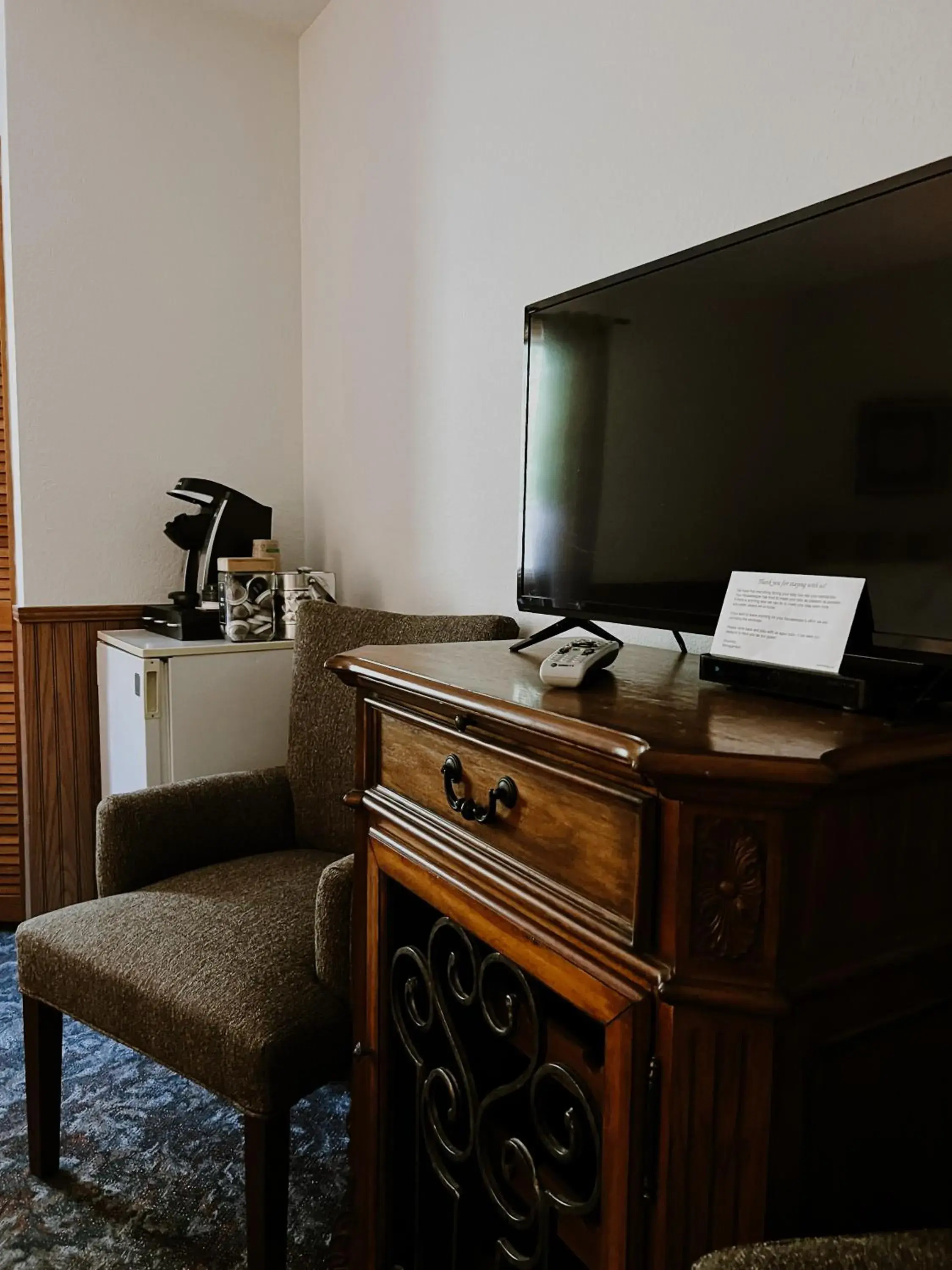 Standard King Room in Sylvan Valley Lodge and Cellars Standard King Room in Sylvan Valley Lodge and Cellars