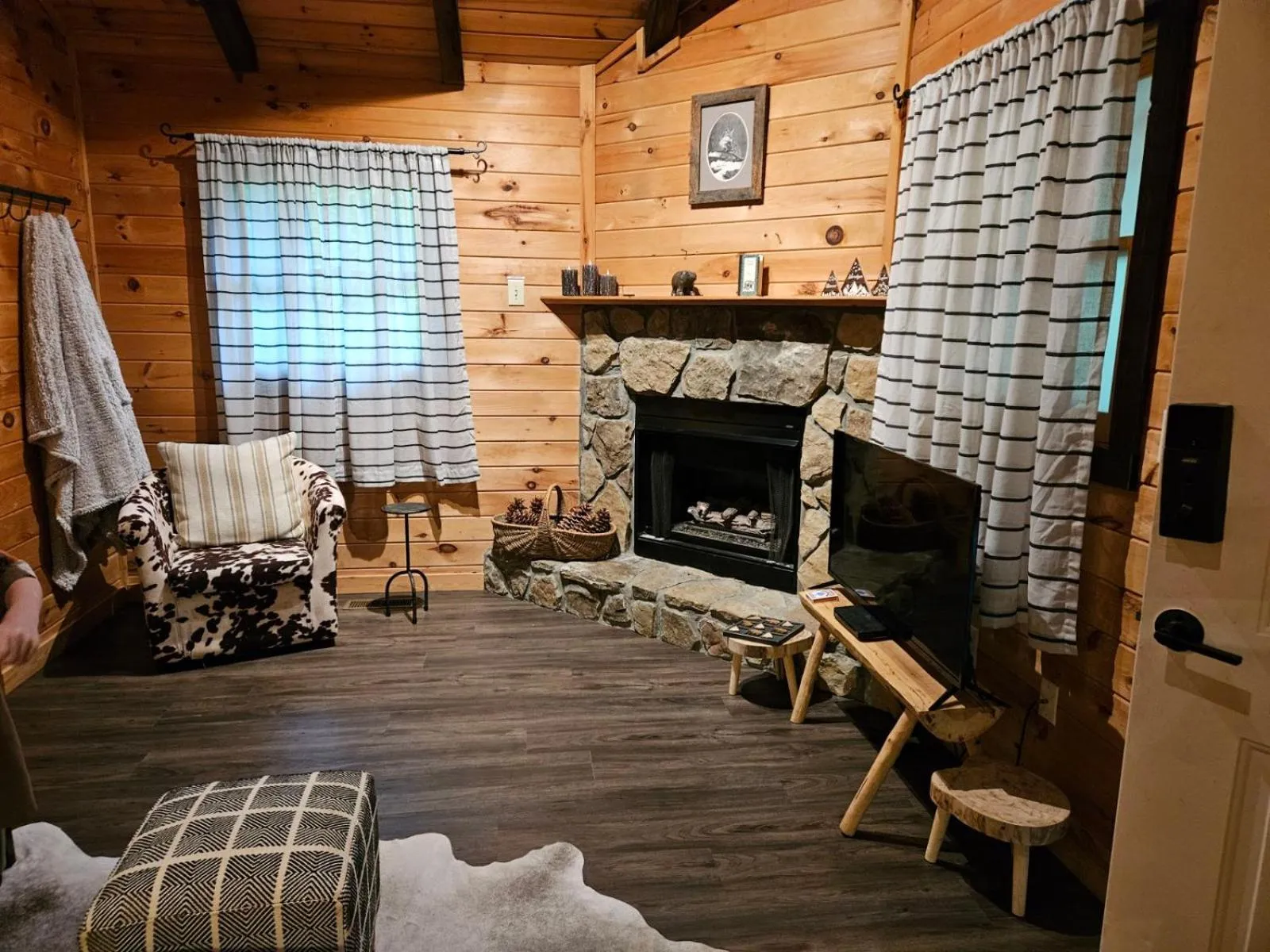 Living room in Sylvan Valley Lodge and Cellars