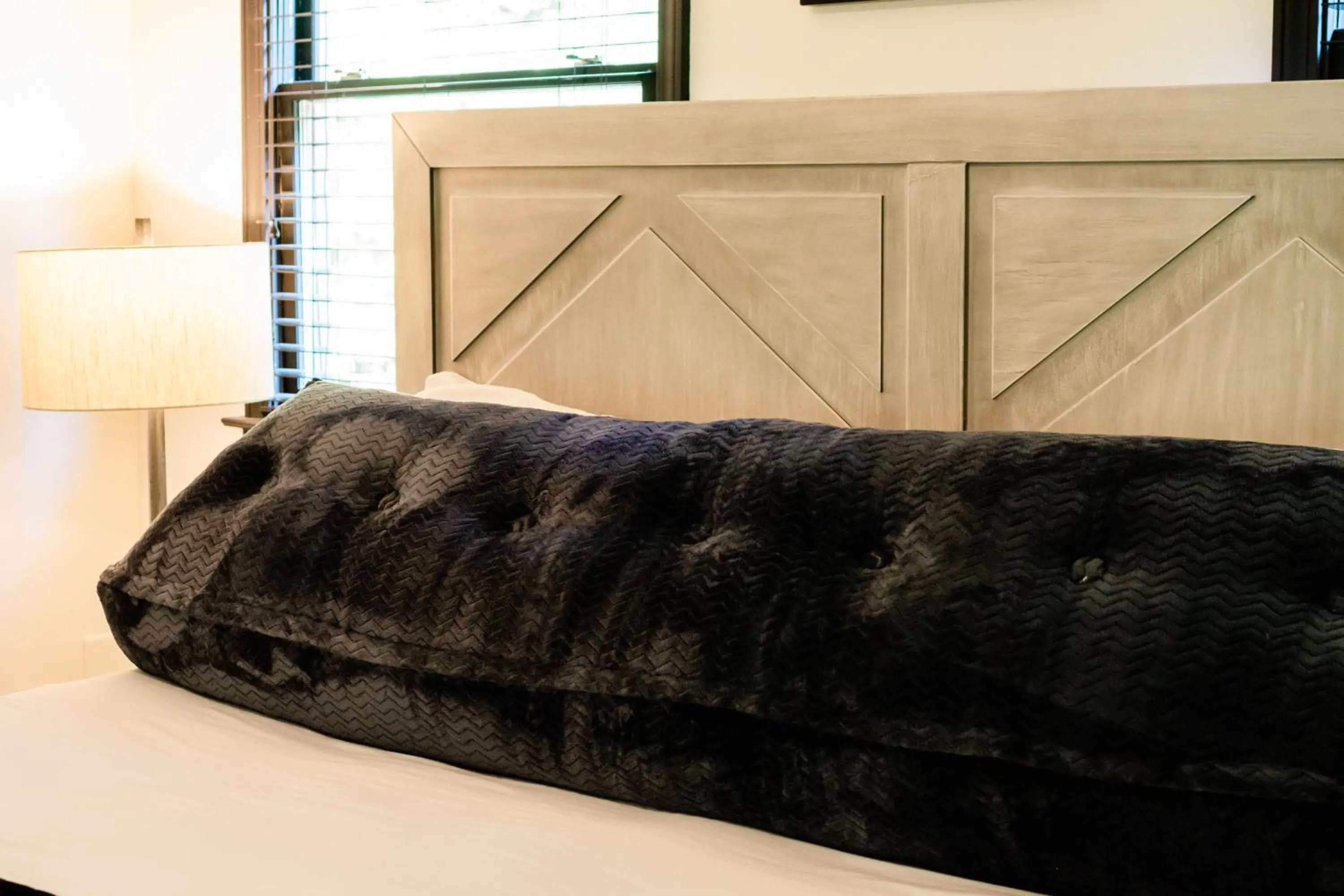 Bed in Sylvan Valley Lodge and Cellars