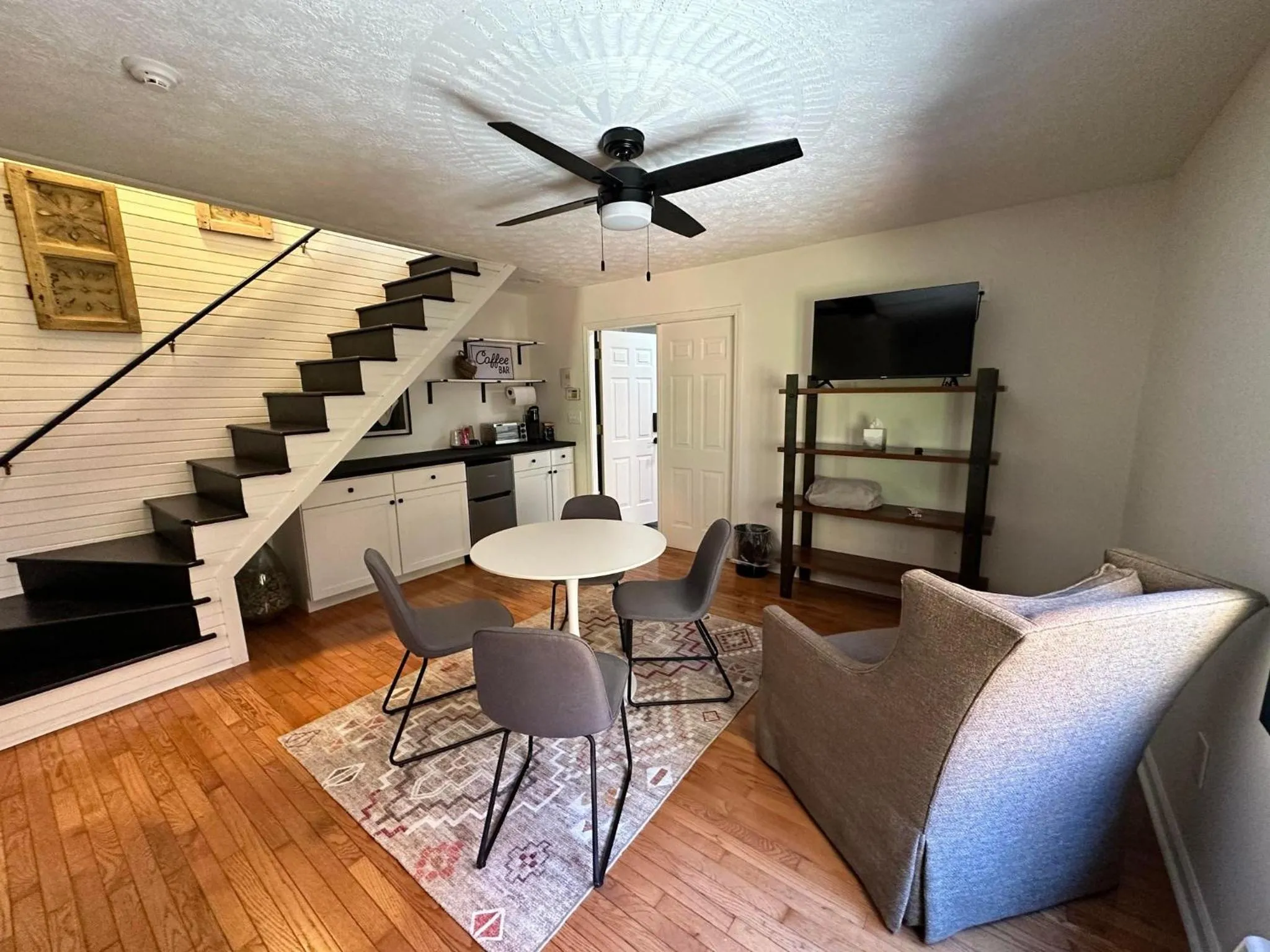 Dining area in Sylvan Valley Lodge and Cellars