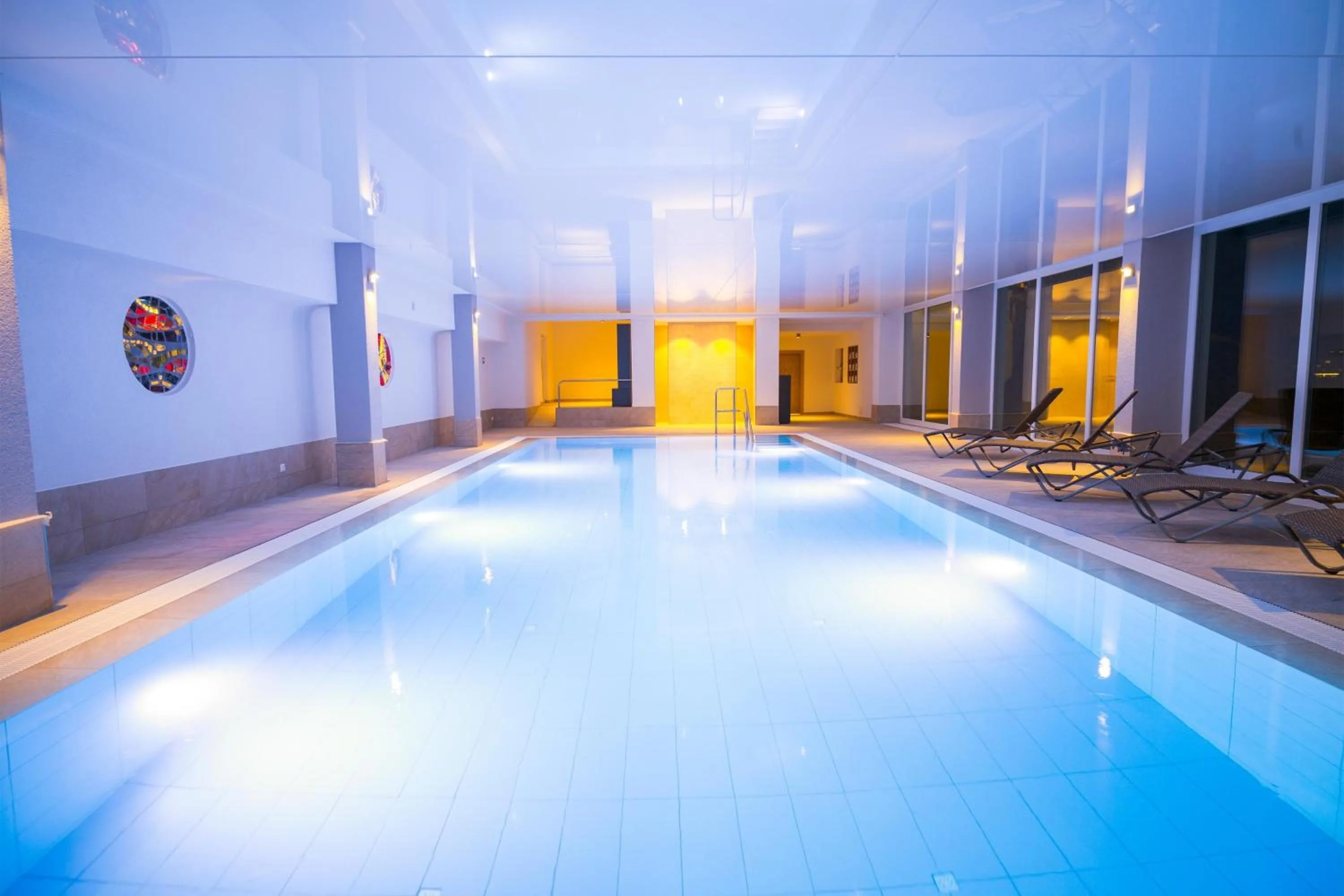 Pool view in BRUGGER'S Hotelpark am See