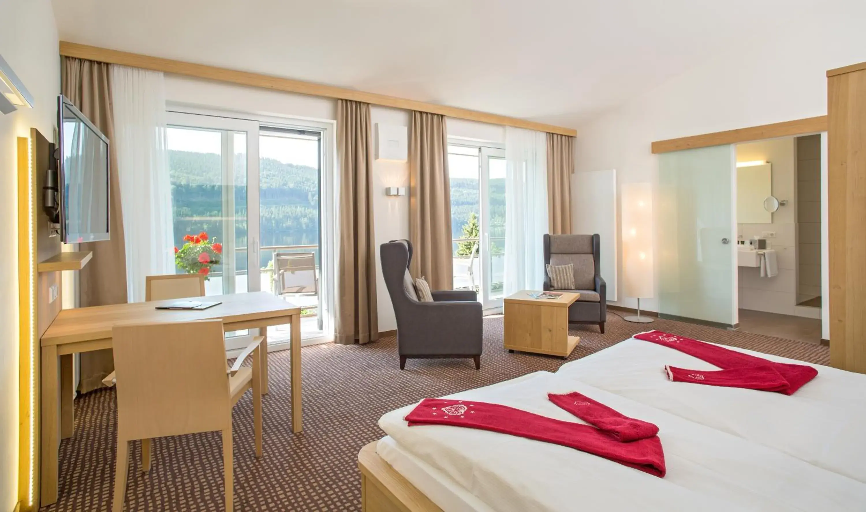 Deluxe Double Room (1 Adult) in BRUGGER'S Hotelpark am See Deluxe Double Room (1 Adult) in BRUGGER'S Hotelpark am See