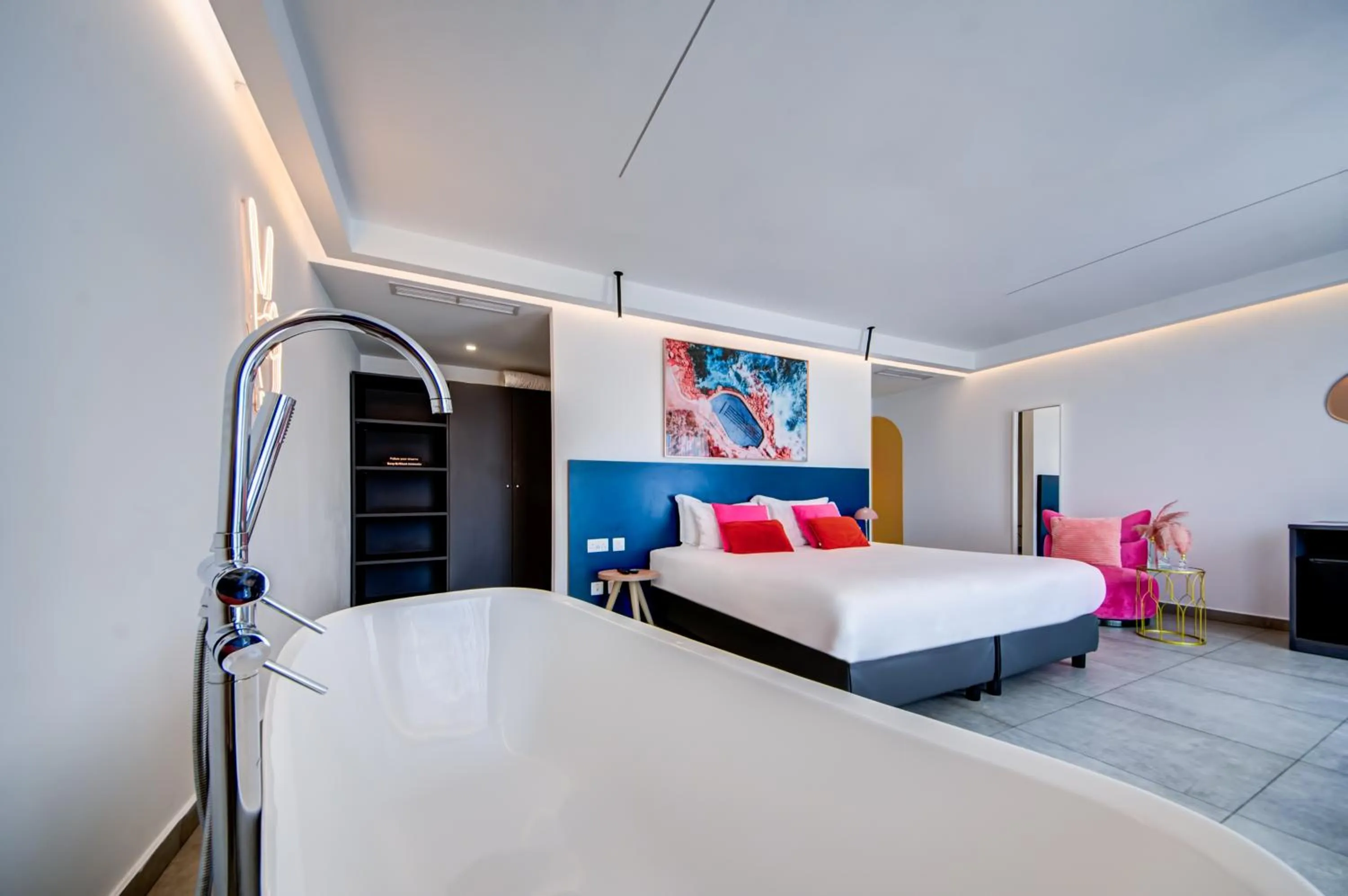 Bed in Flamingo Hotel Malta