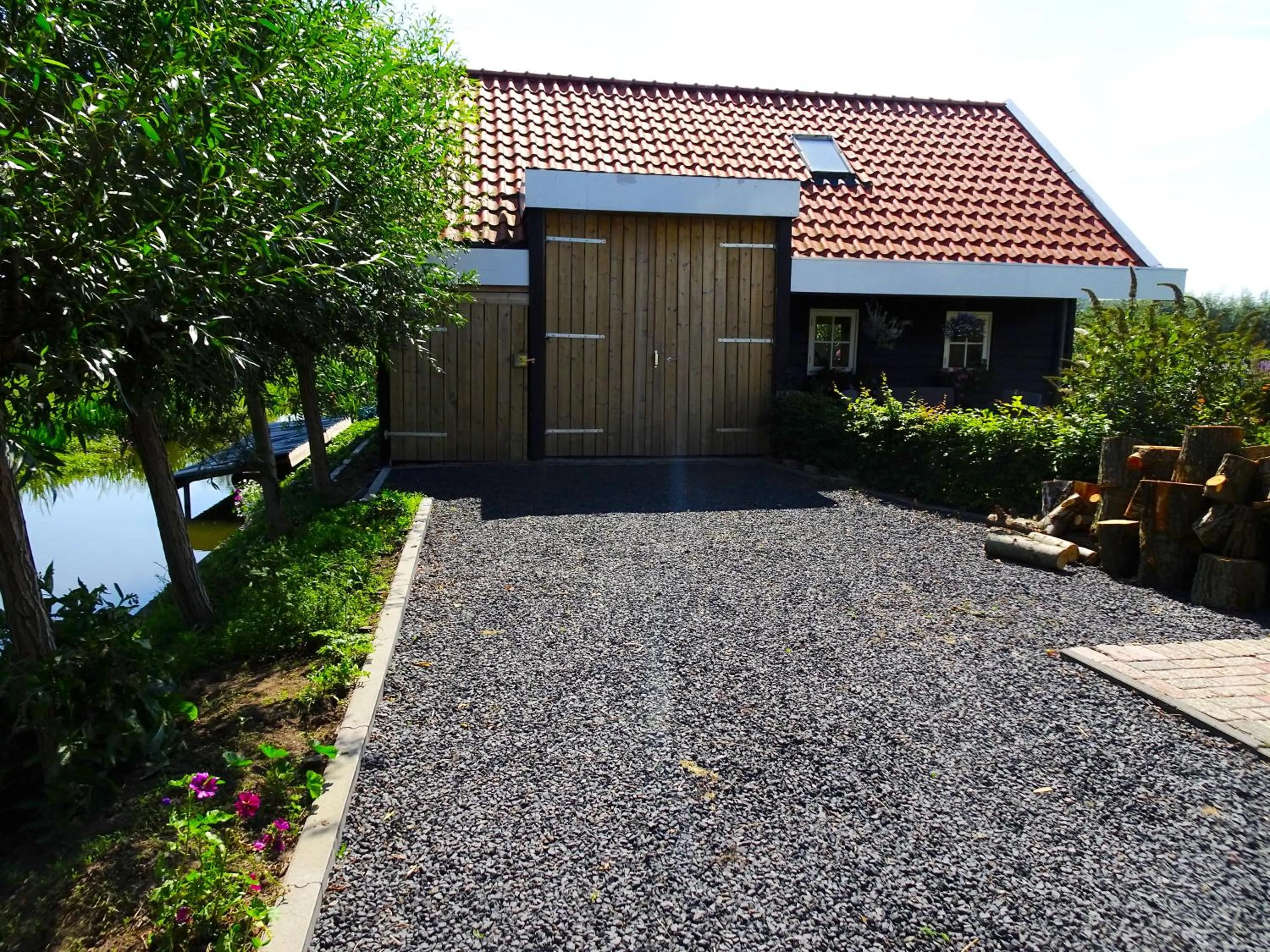 Facade/entrance in De Kopstoof