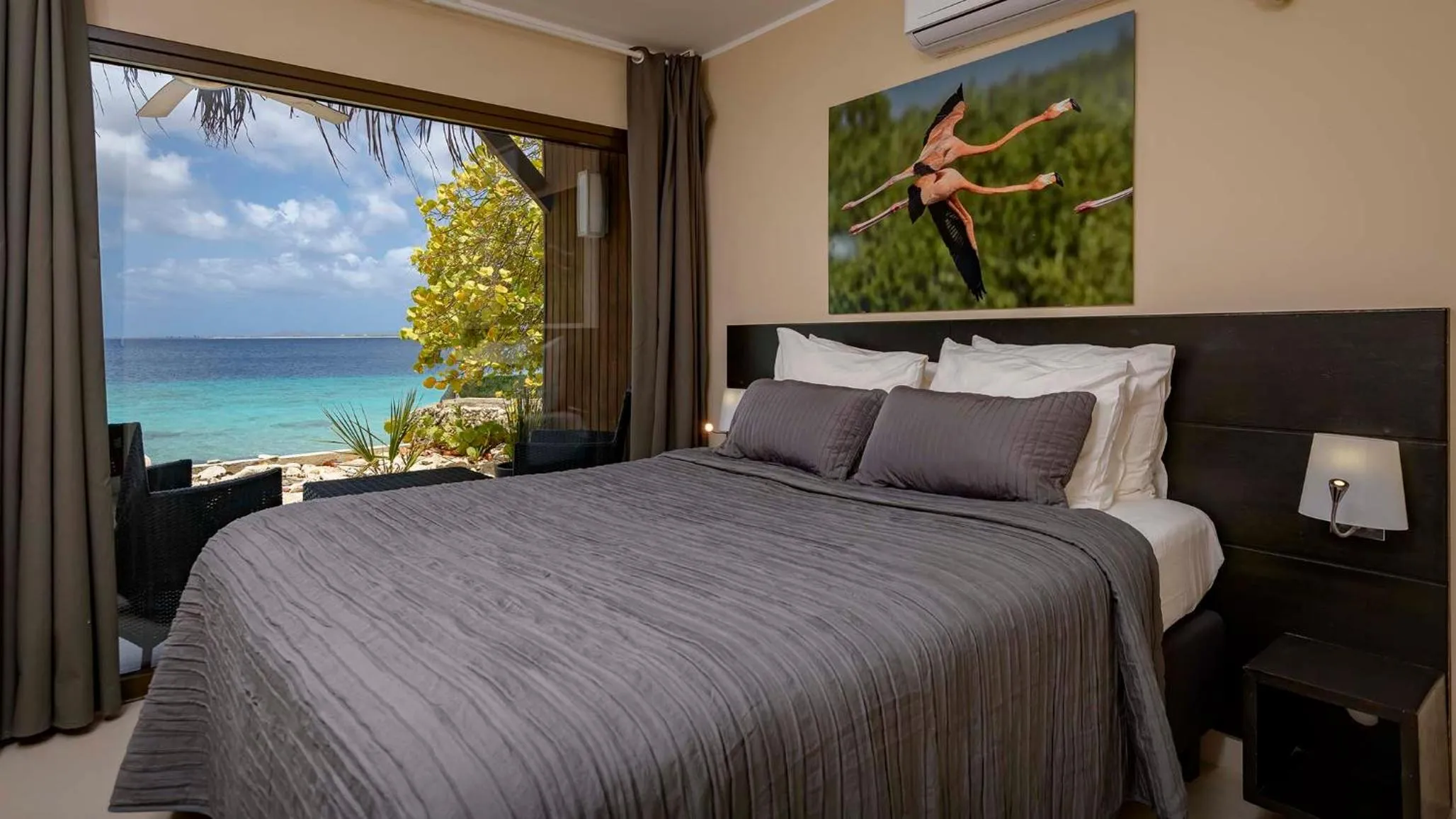 Bedroom, Bed in Thebonairian