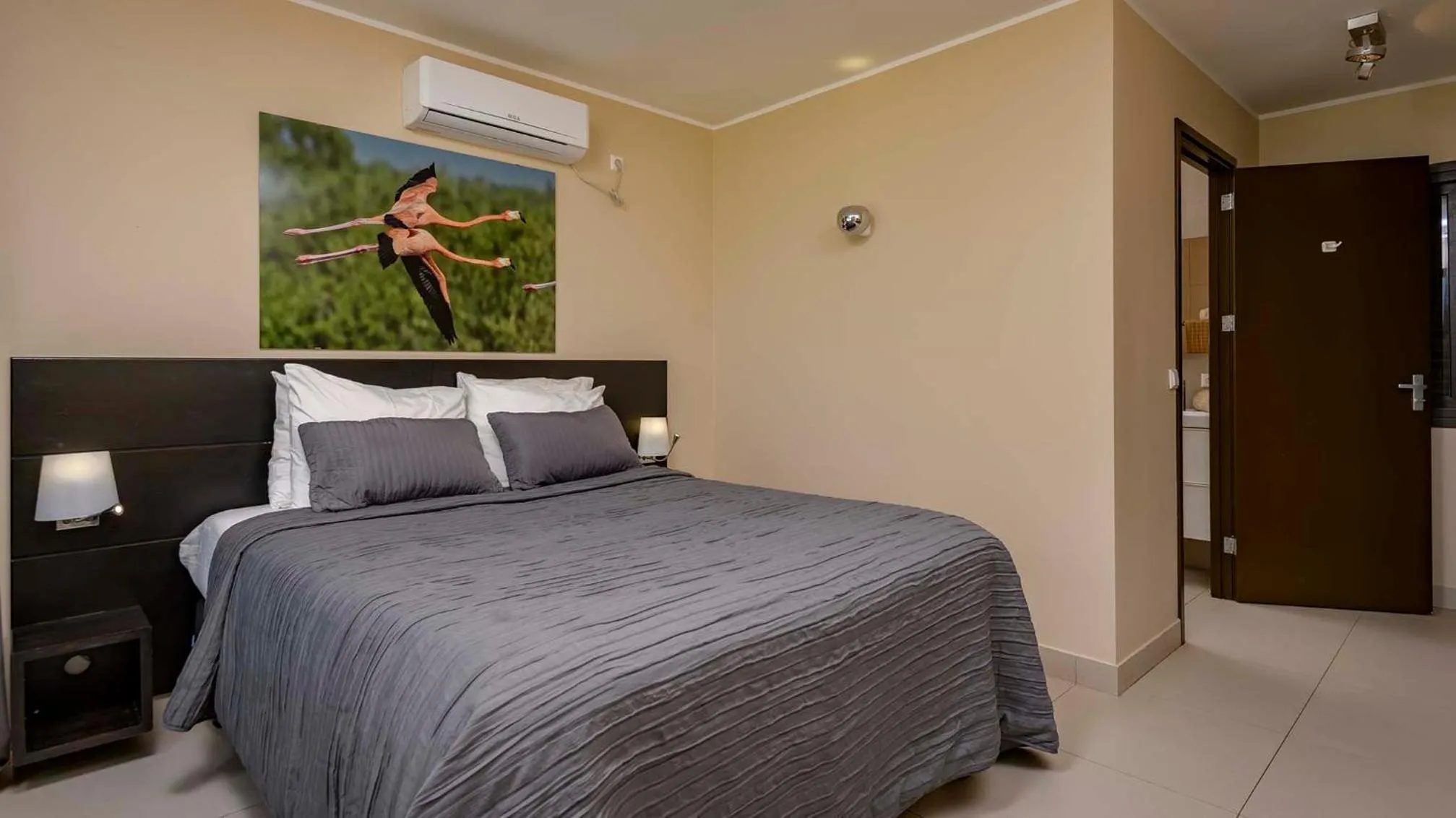 Bedroom, Bed in Thebonairian