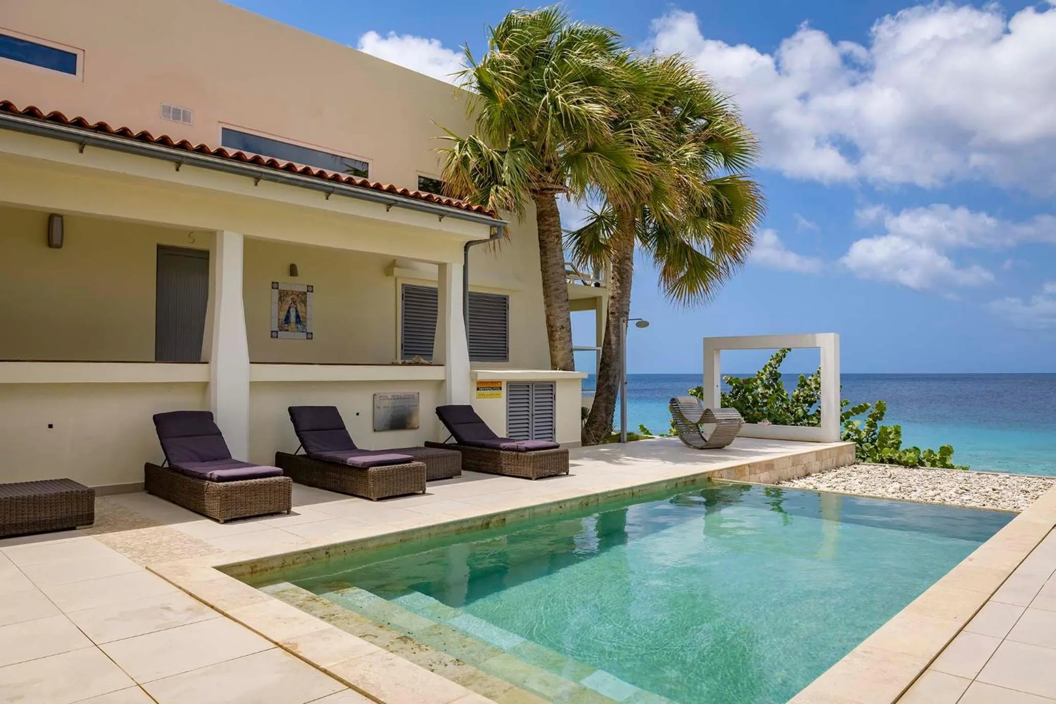 Swimming Pool in Thebonairian