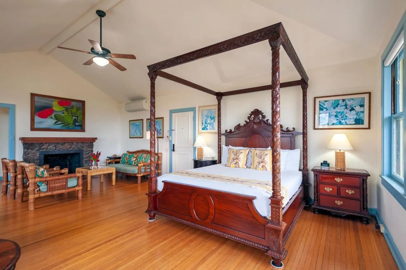 Bed in Poipu Plantation Vacation Rentals