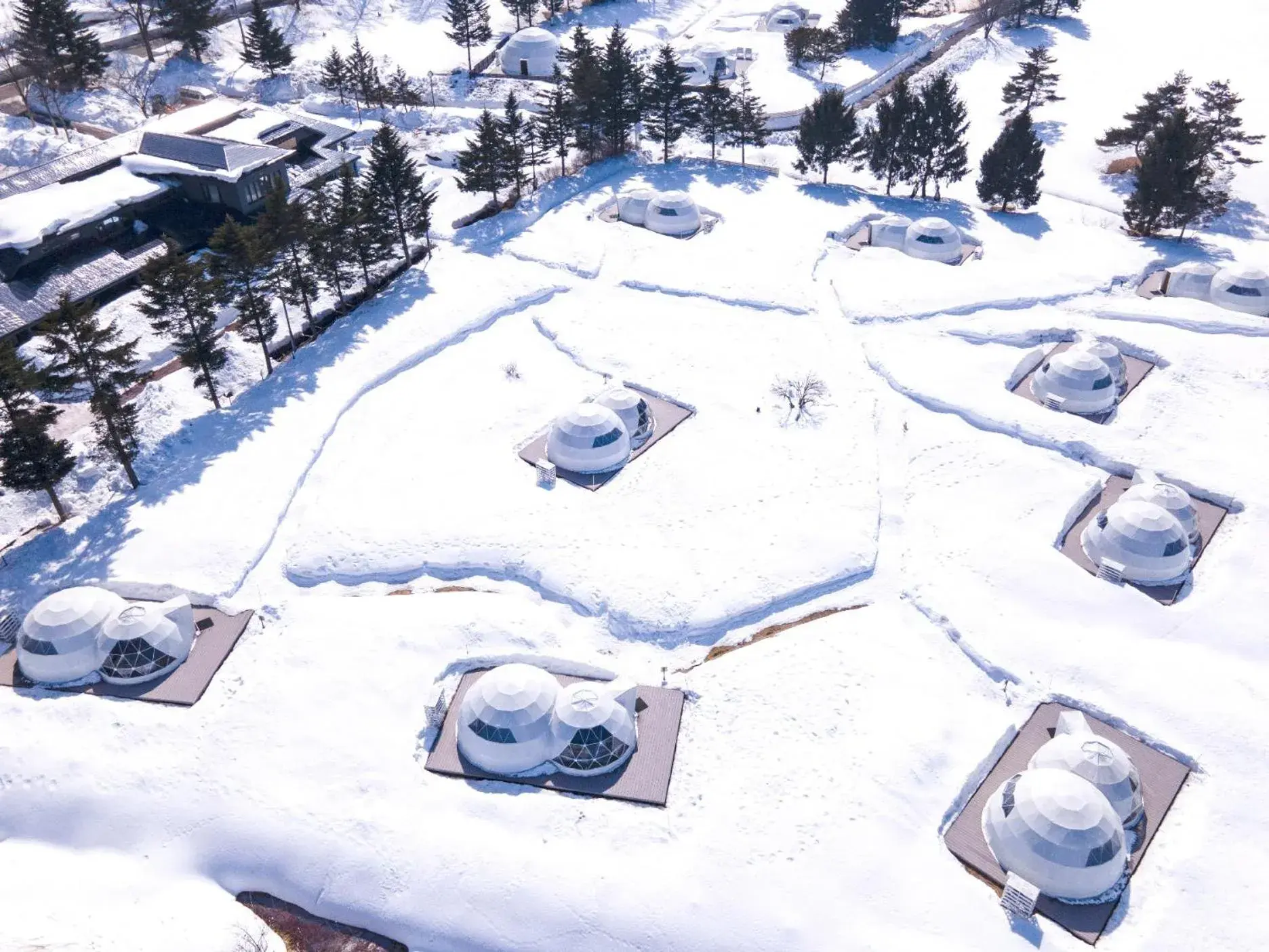 Property building in Glamprook Iizuna Property building in Glamprook Iizuna