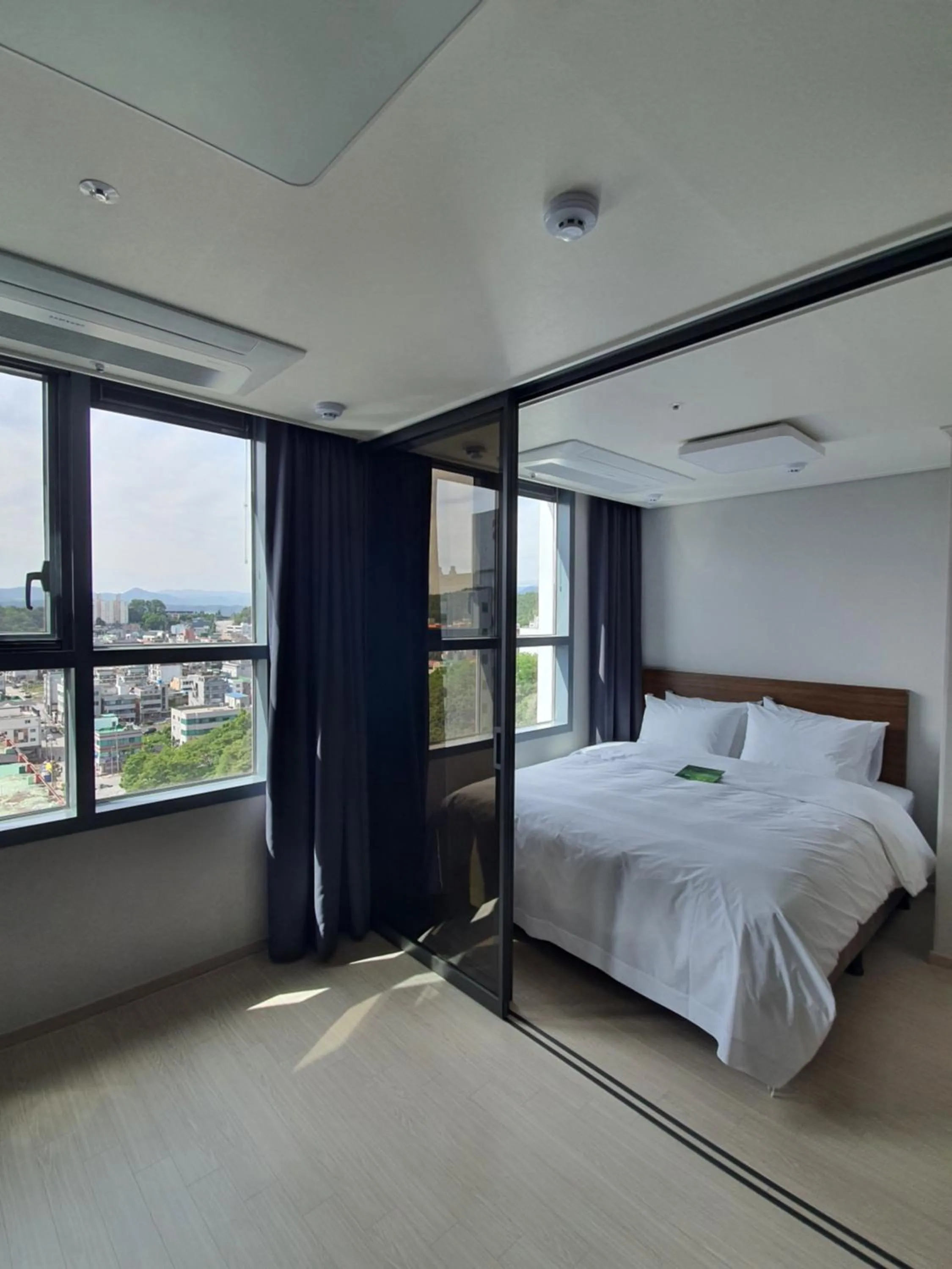 Bed in Donghae Oceancity Residence Hotel