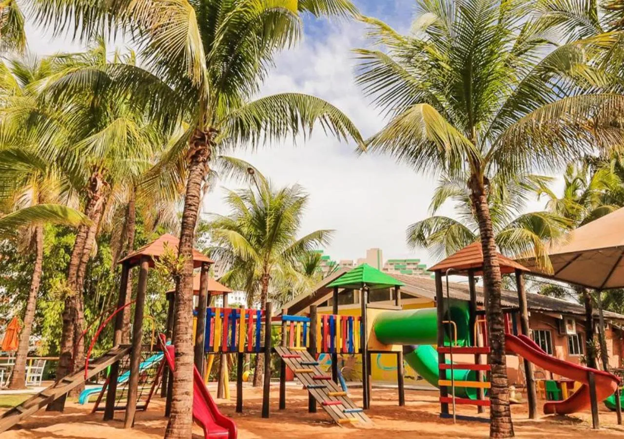 Day in Hot Beach Raízes