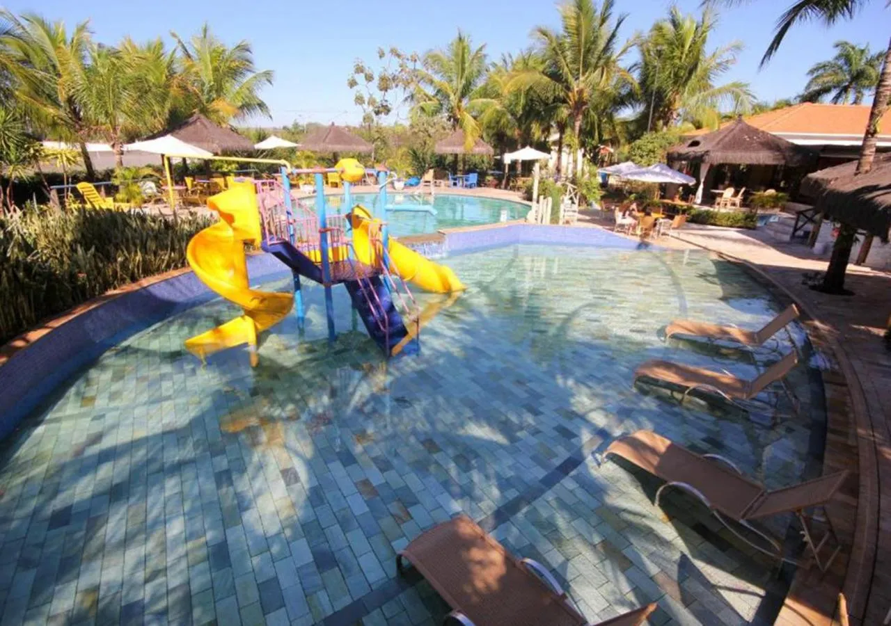 Day in Hot Beach Raízes